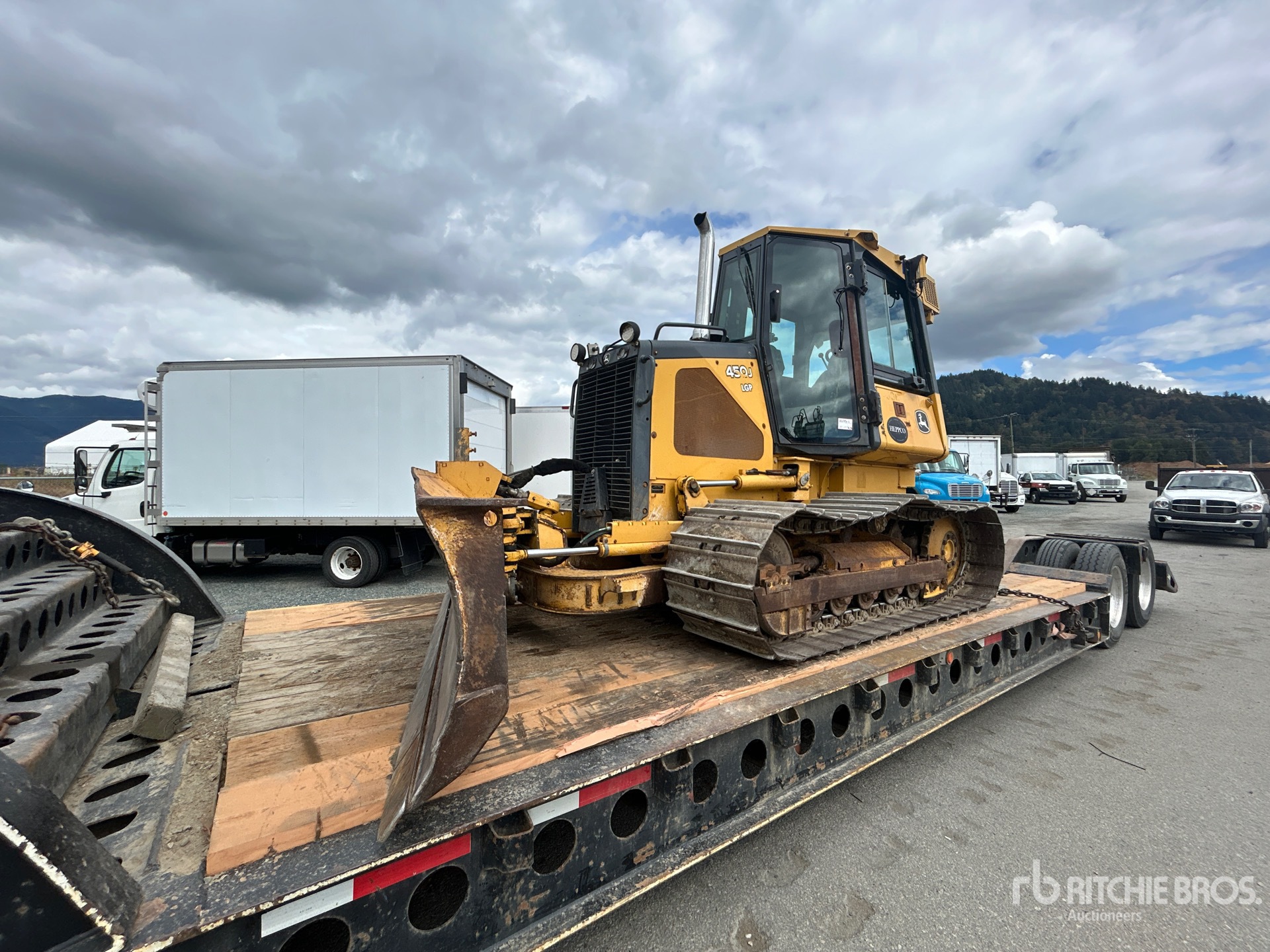 2007 John Deere 450J LGP