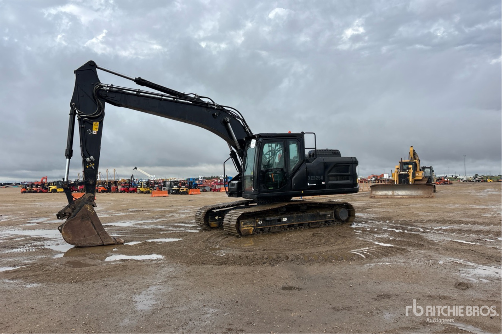 2022 XCMG XE225U