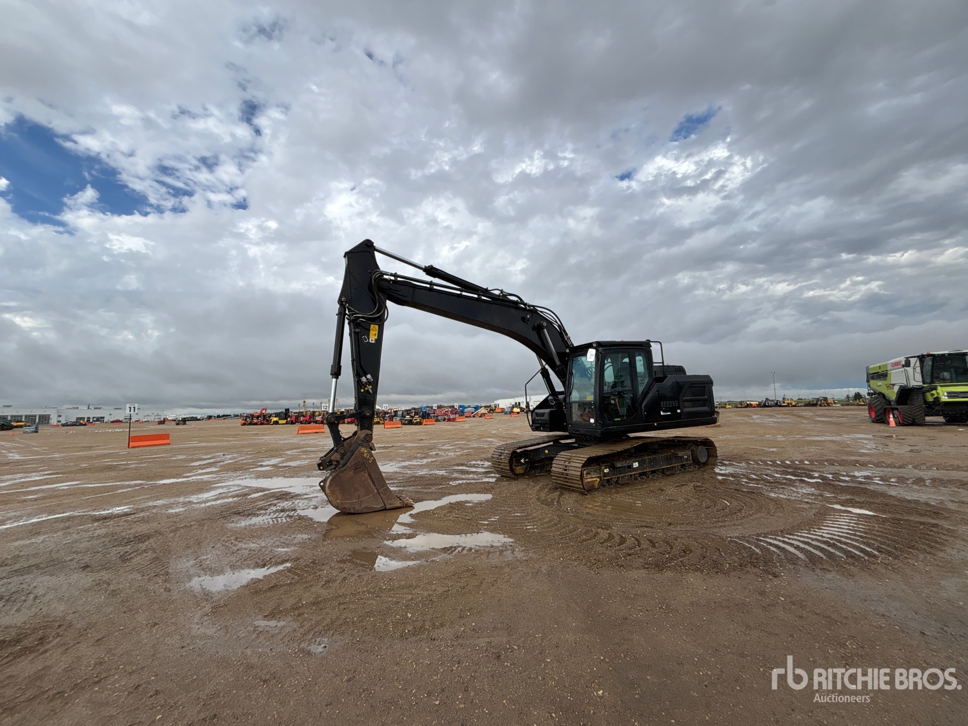 2022 XCMG XE225U