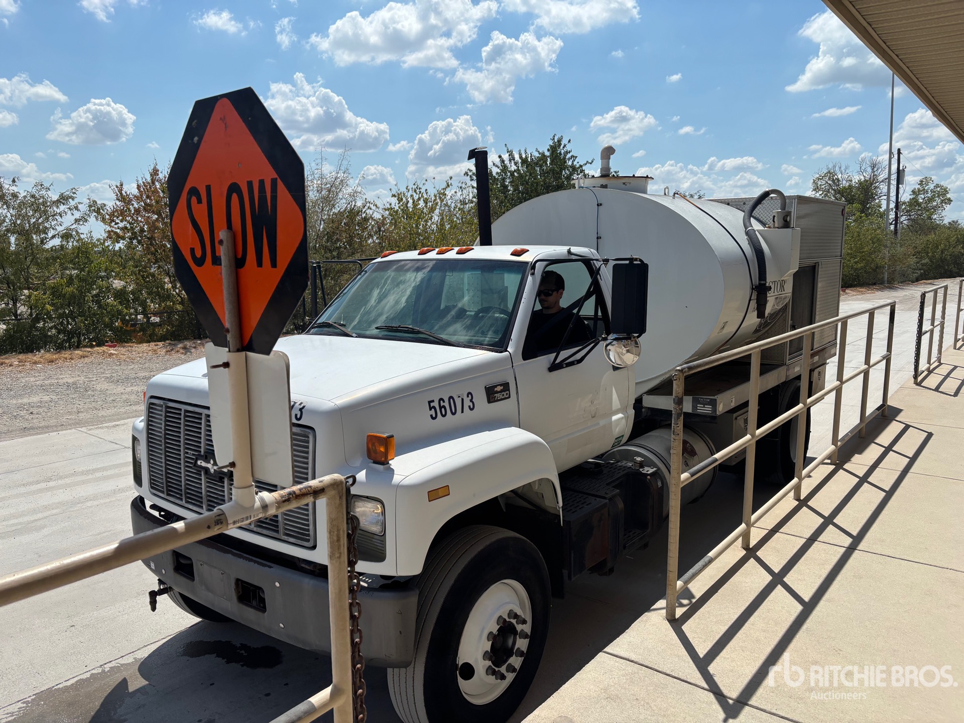 2002 Chevrolet C7500