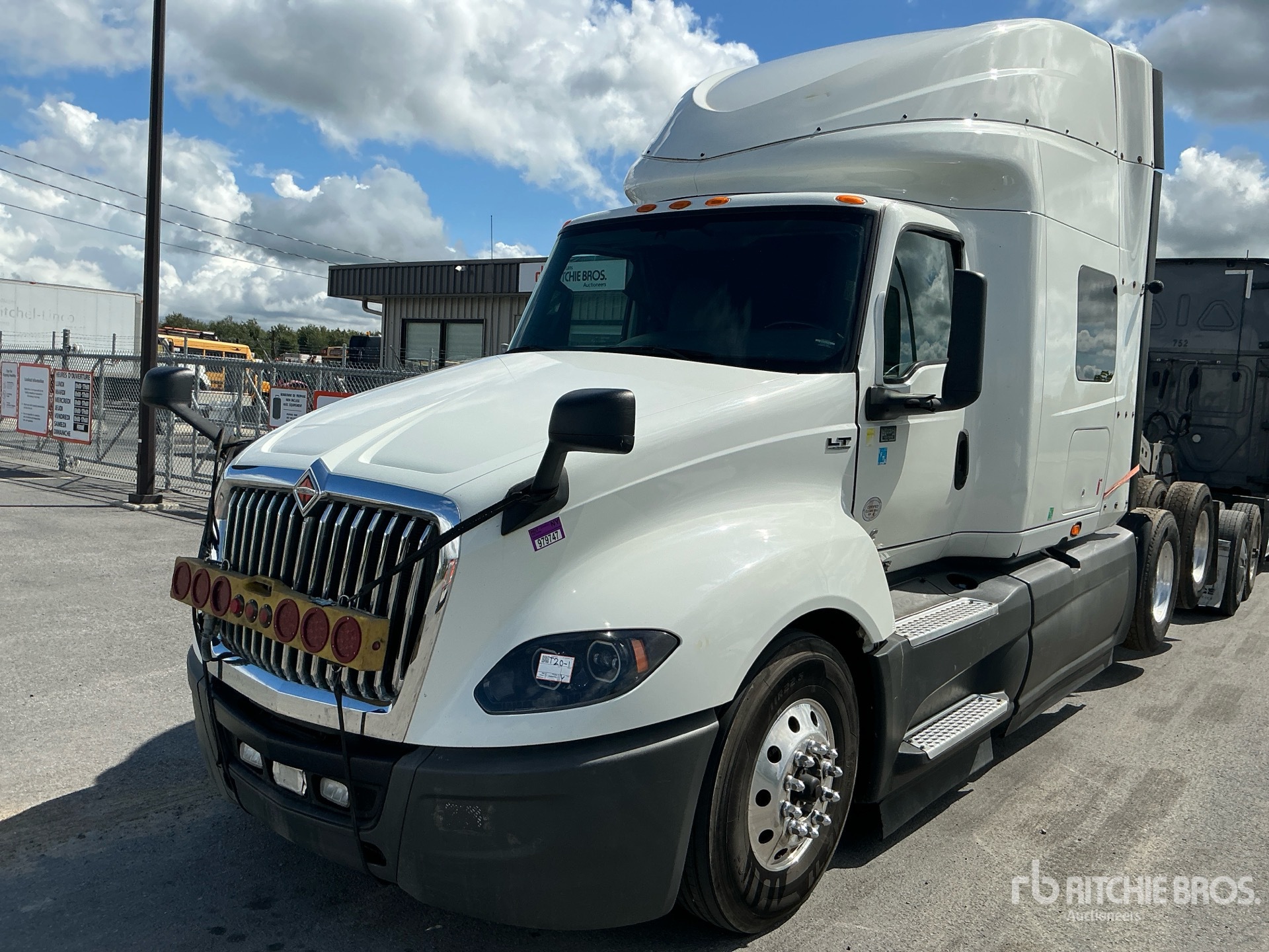 Photo of 2020 International LT625
