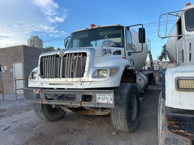 2005 International 6x4 Mixer Truck 2005 International 6x4 Mixer Truck