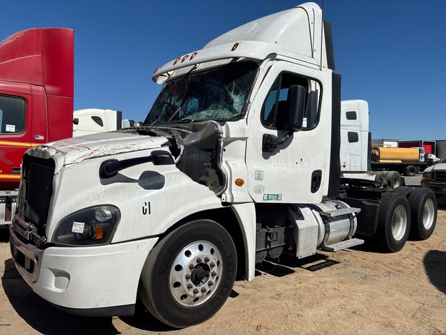 2017 Freightliner Cascadia 125 6x4 T/A Sleeper Truck Tractor (Inoperable)