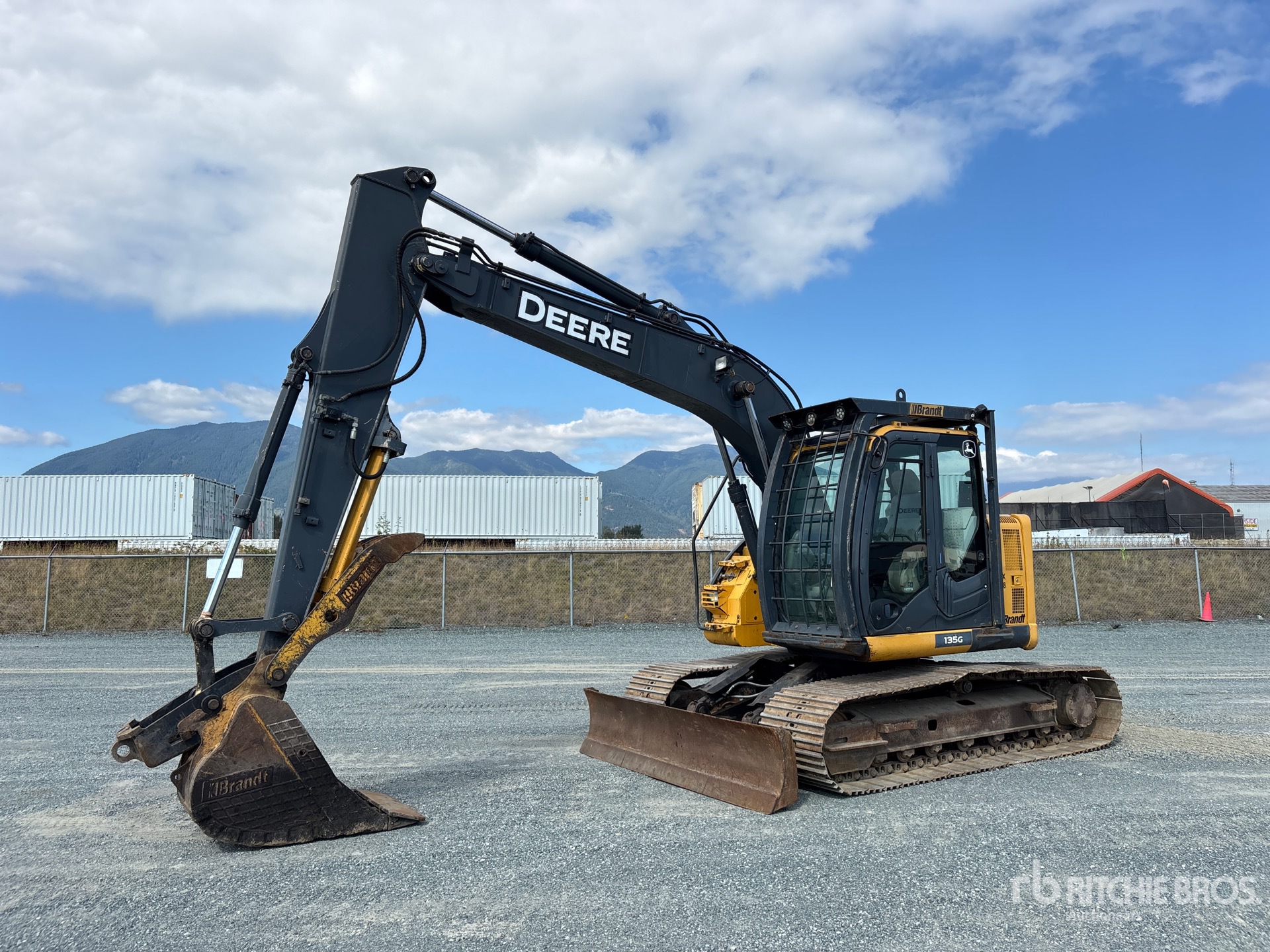 Photo of 2014 John Deere 135G