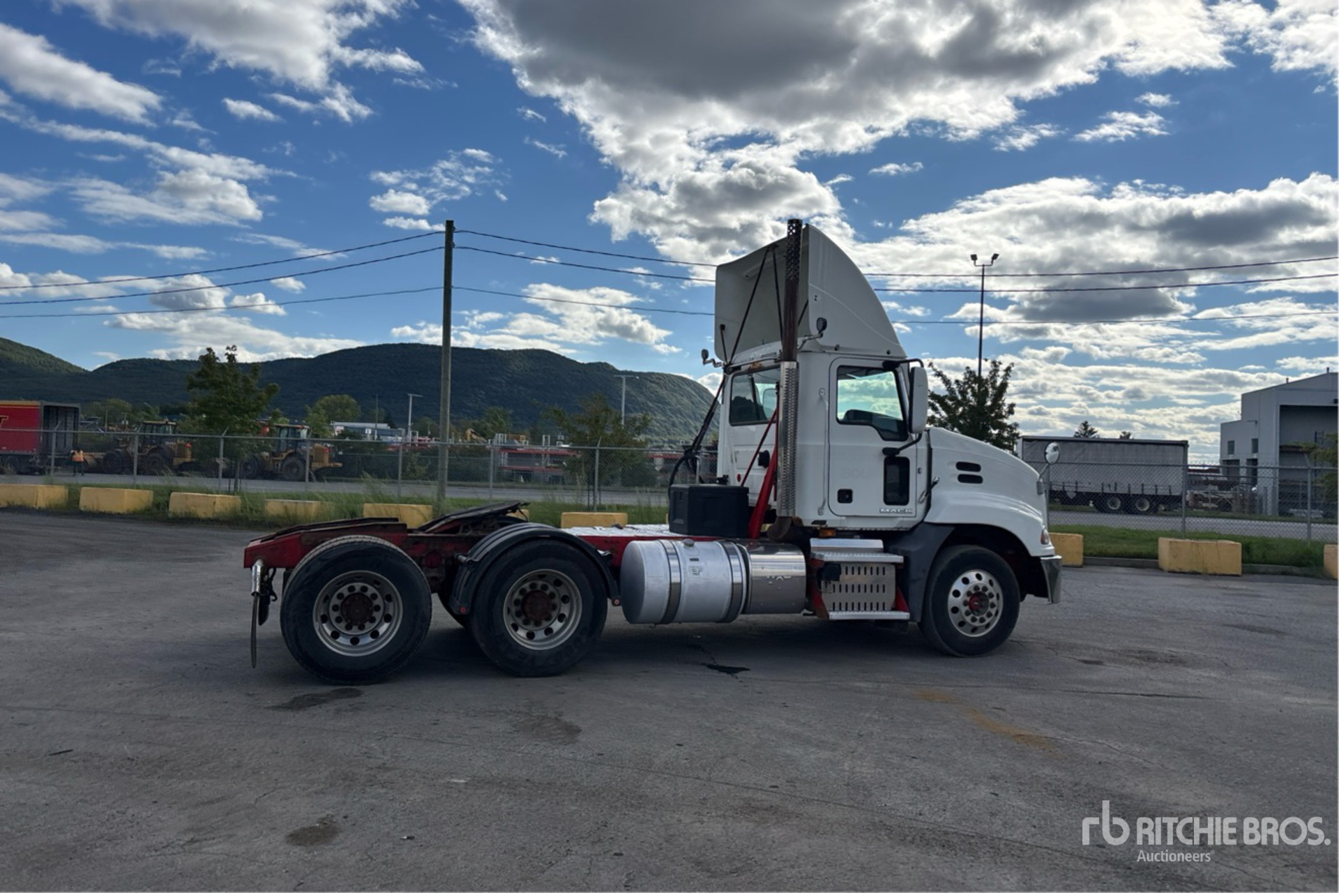 2015 Mack CXU613