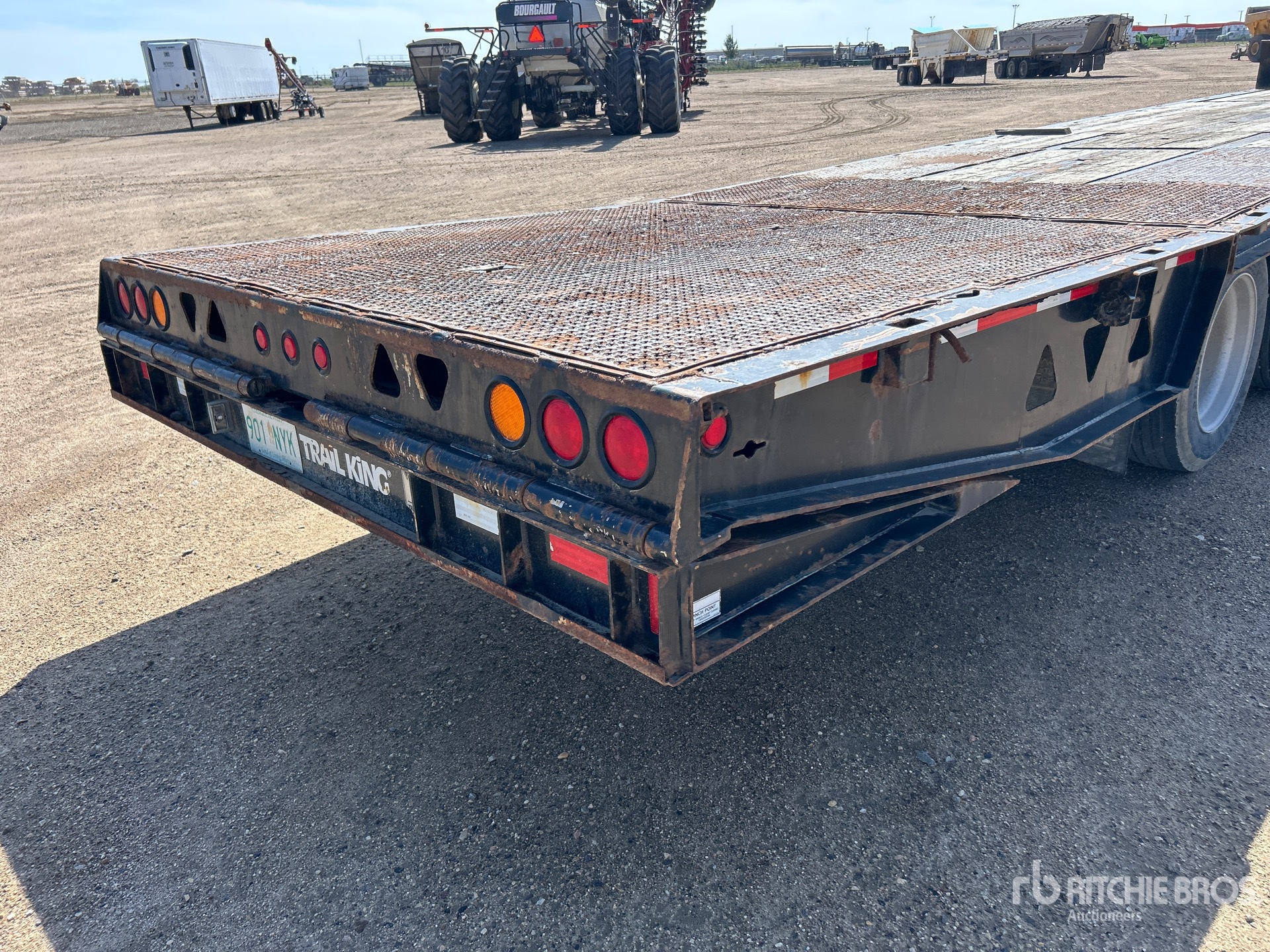 2015 Trail King TK80HT-482