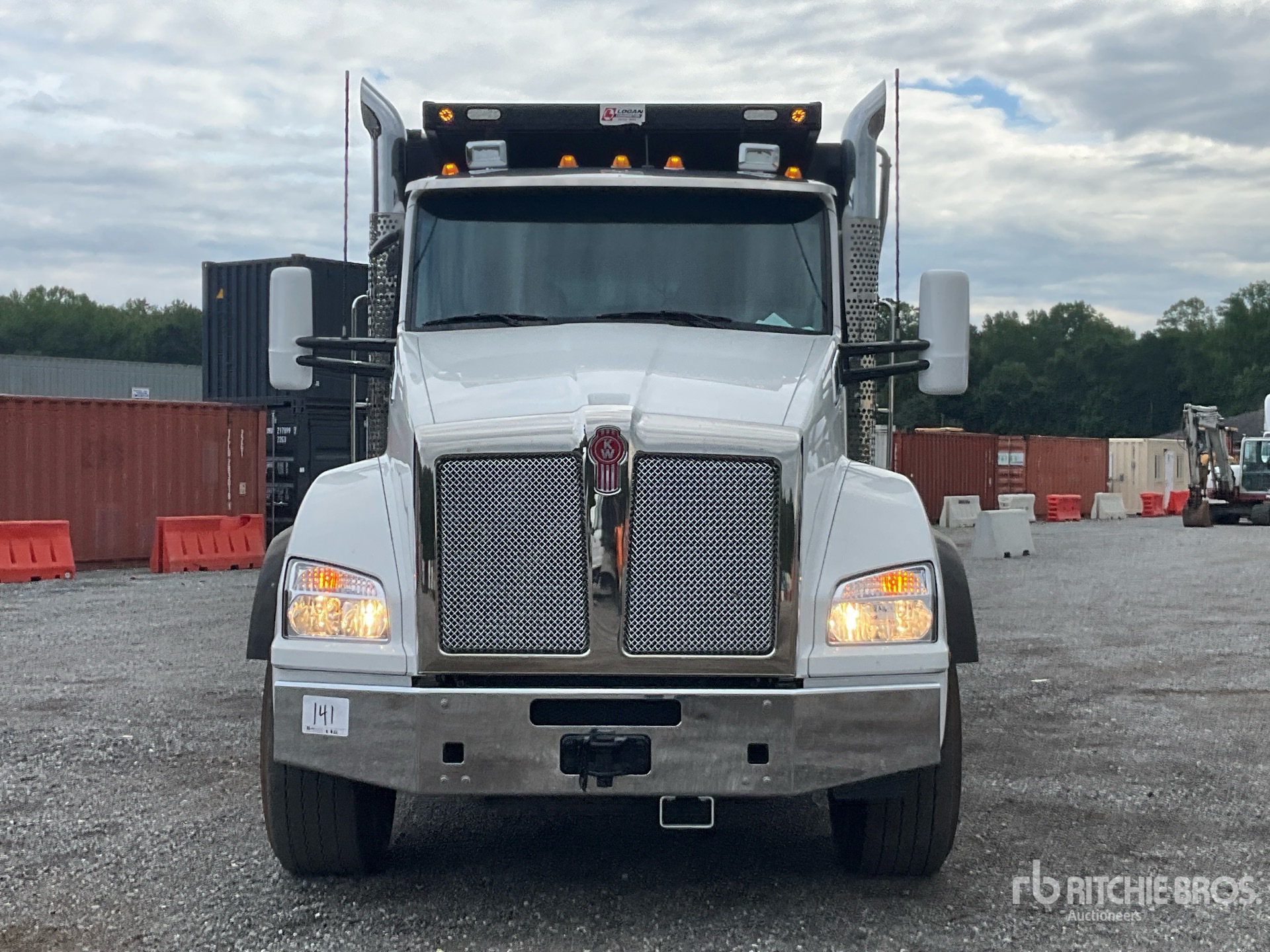 2025 Kenworth T880