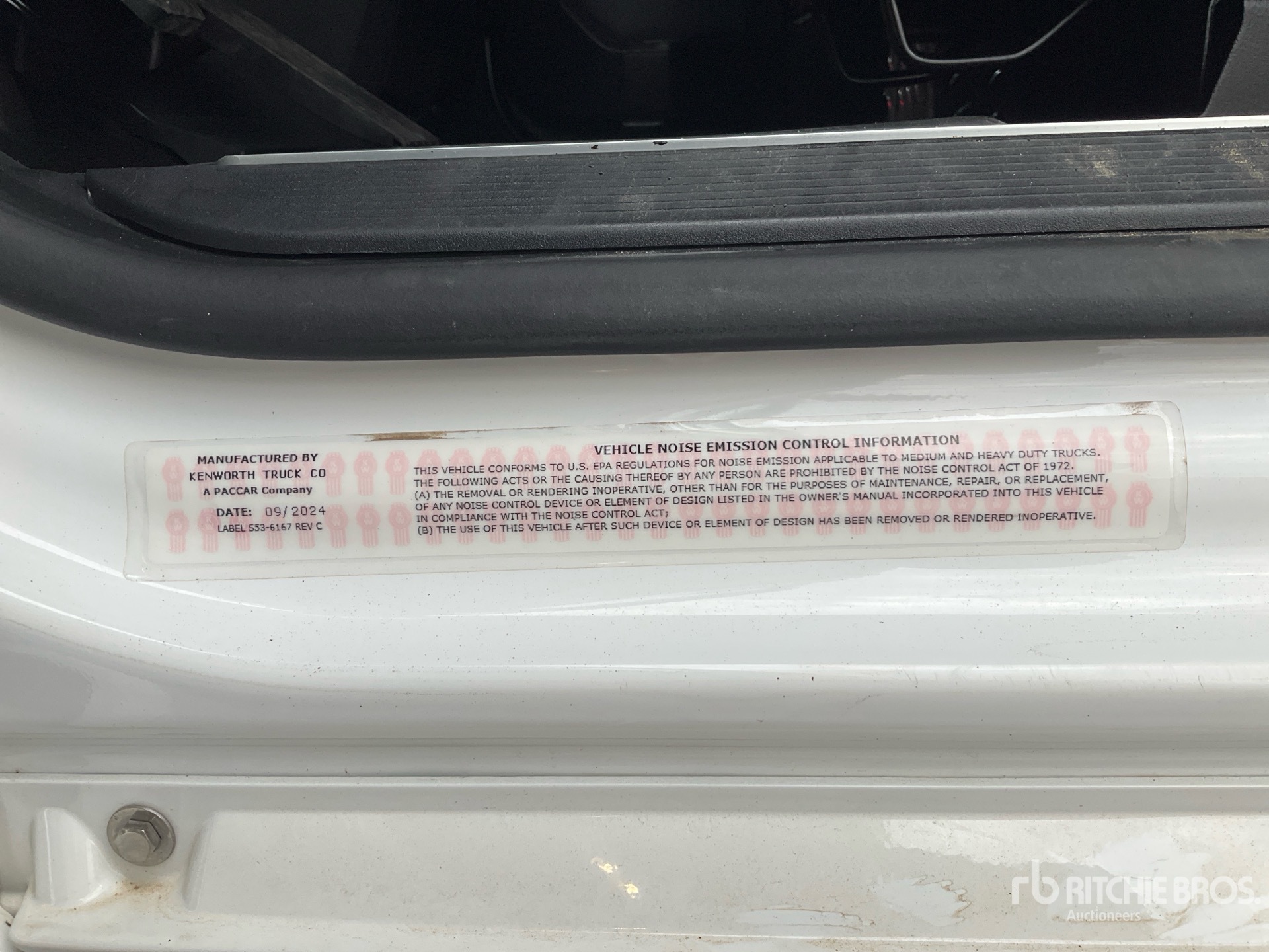 2025 Kenworth T880