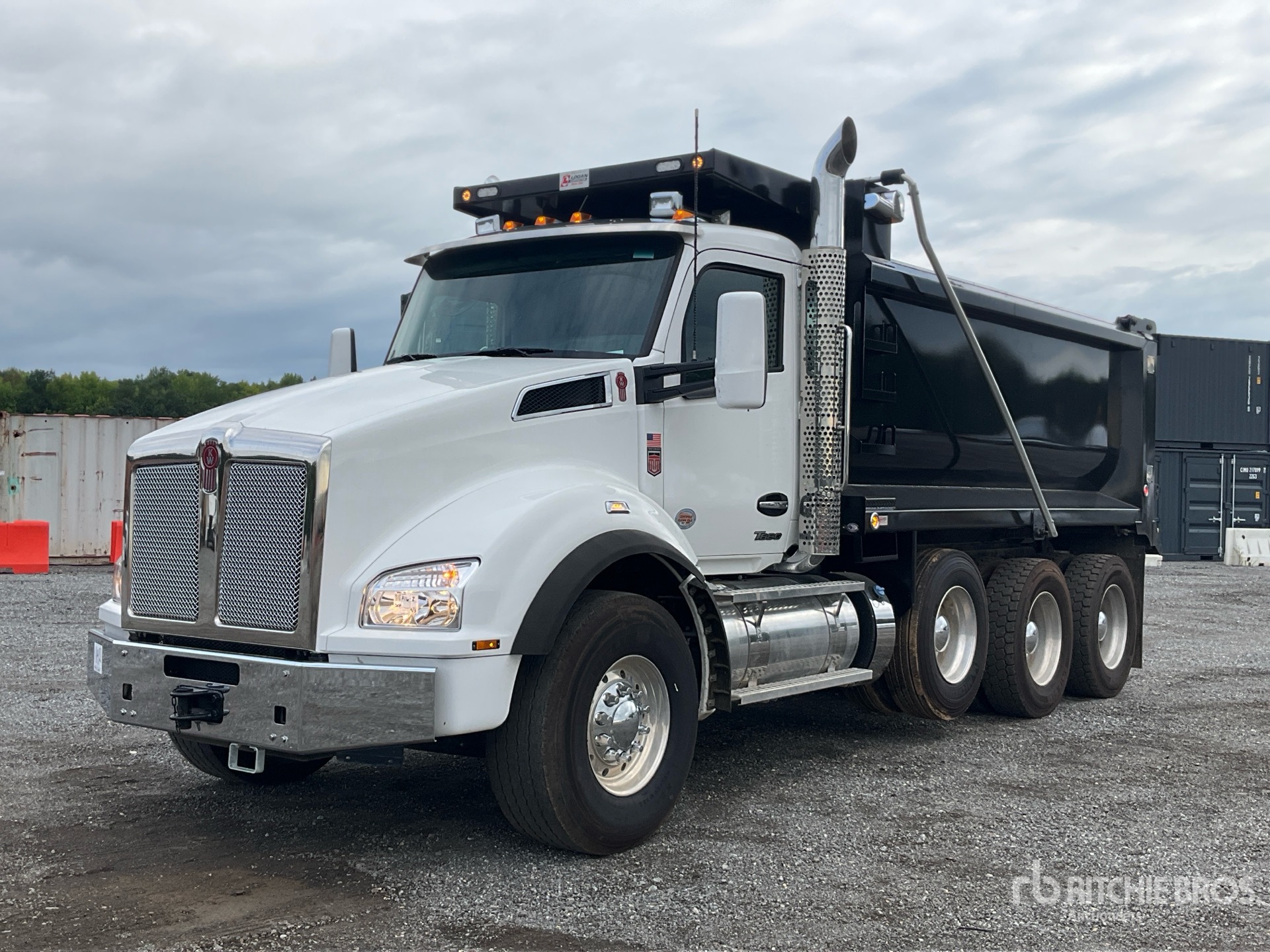 2025 Kenworth T880