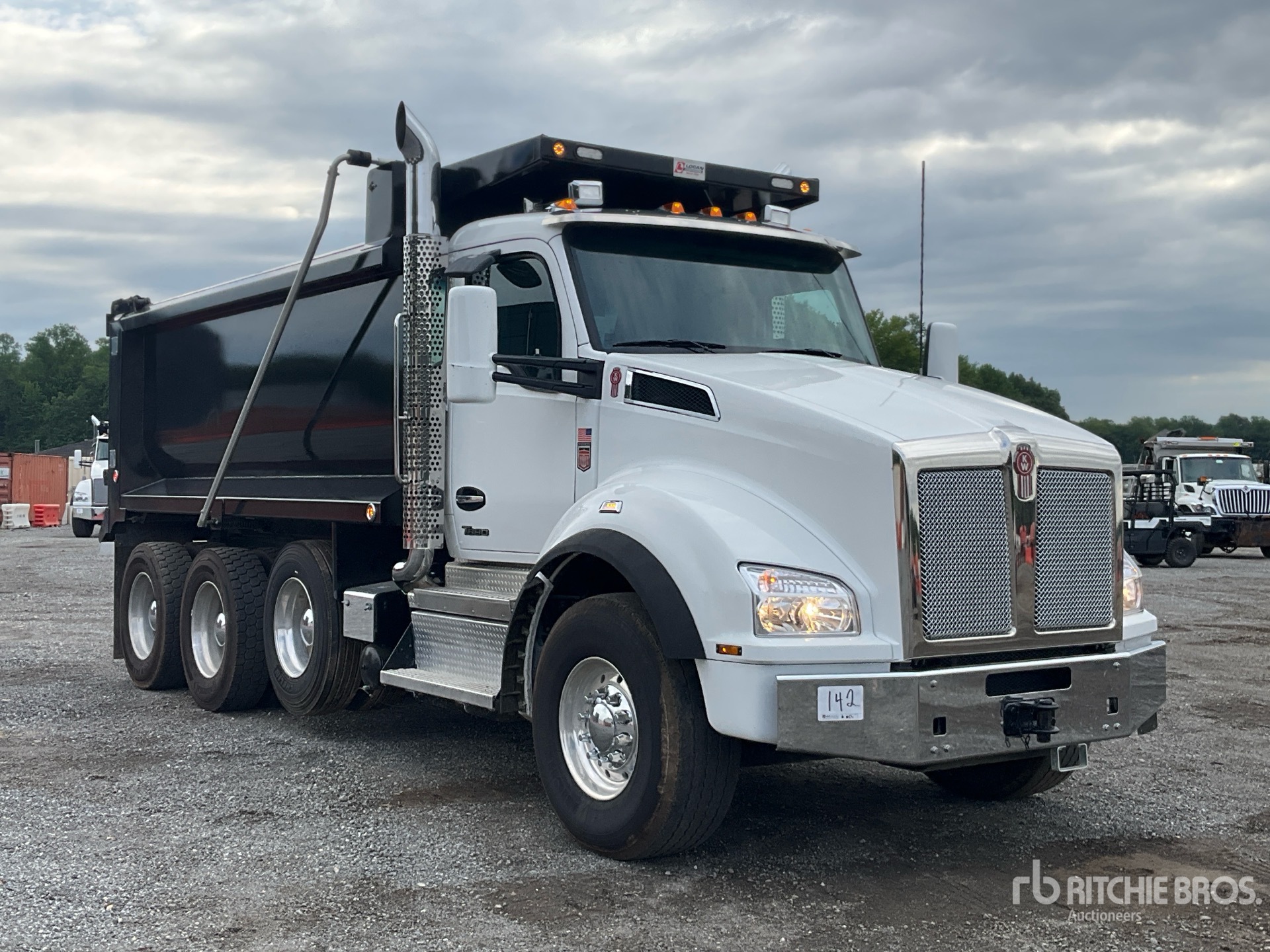 2025 Kenworth T880
