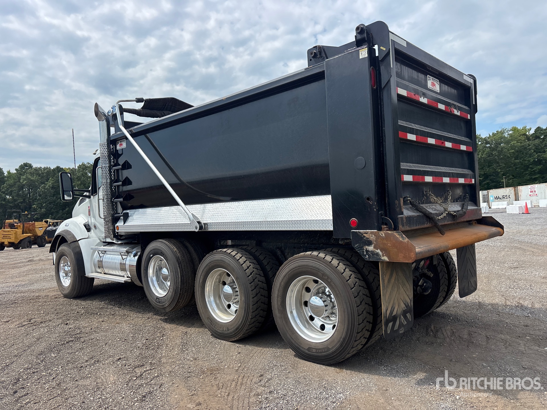 2025 Kenworth T880