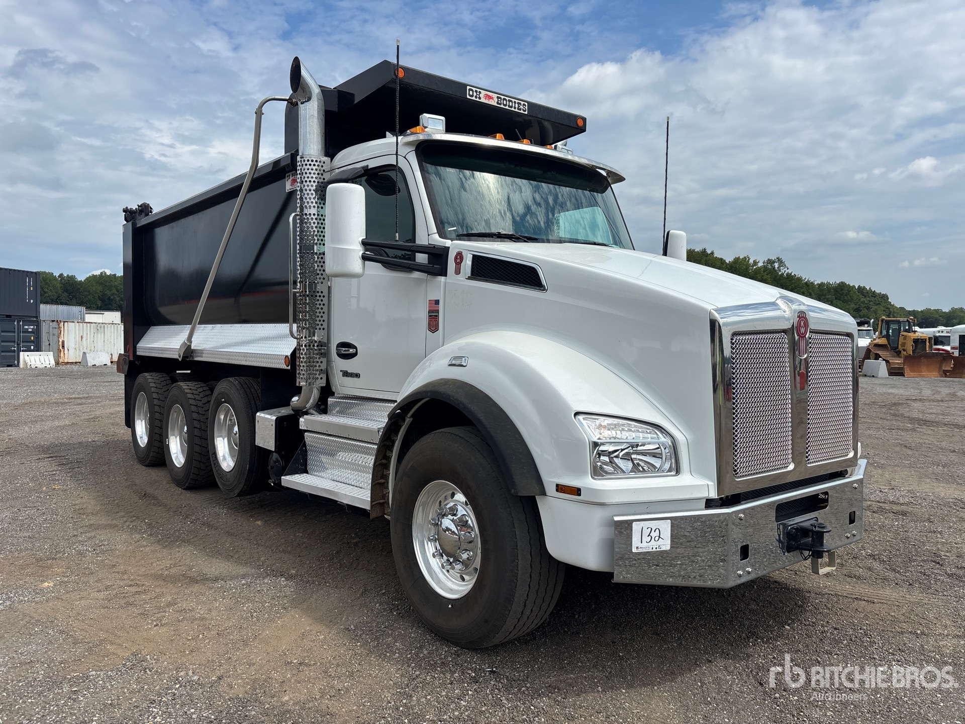 2025 Kenworth T880
