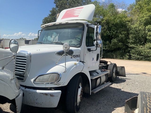 2015 Freightliner M2112 4x2 S/A Day Cab Truck Tractor