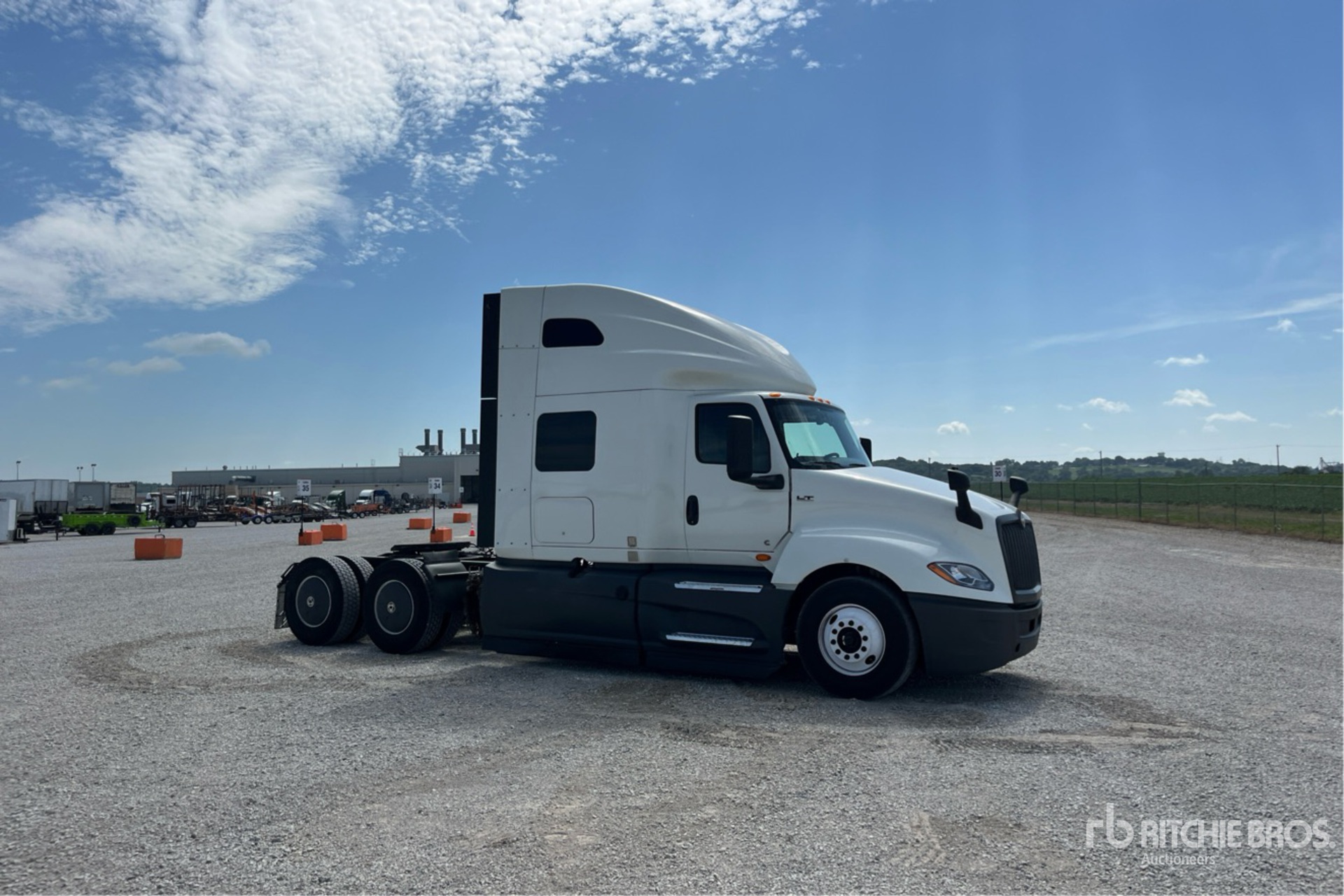 2023 International LT625