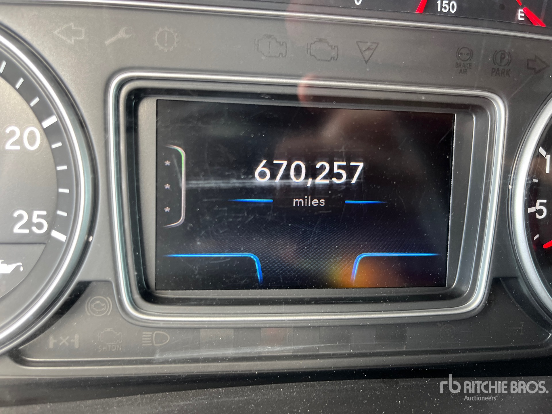 2023 International LT625
