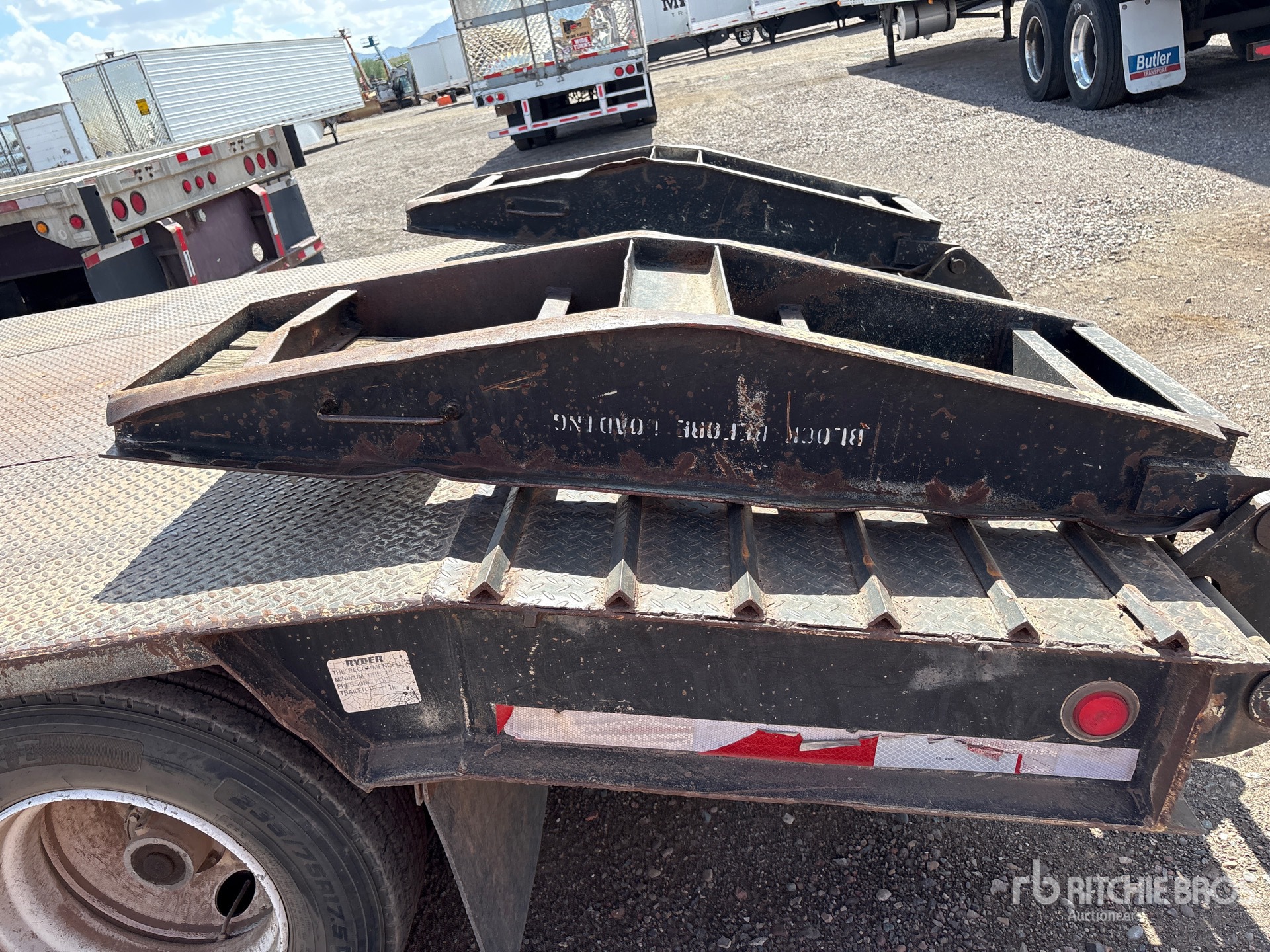 2000 Dynaweld 45 ft T/A