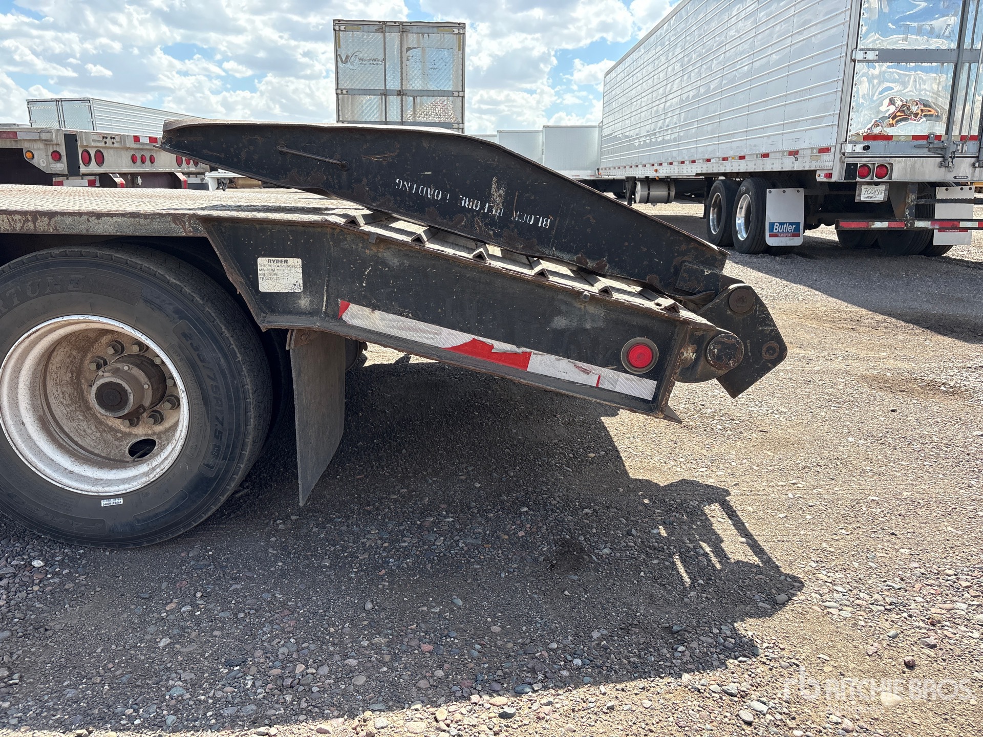 2000 Dynaweld 45 ft T/A