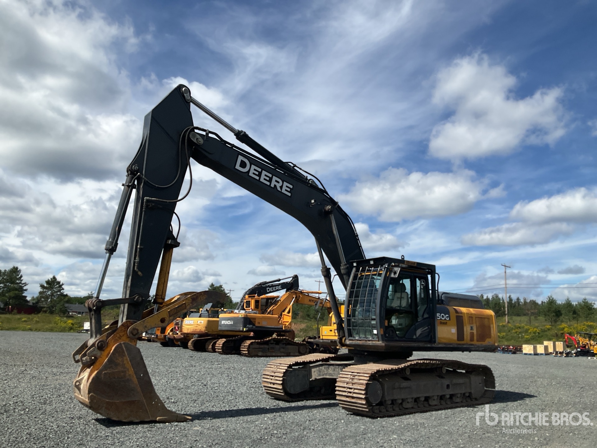 Photo of 2019 John Deere 350GLC