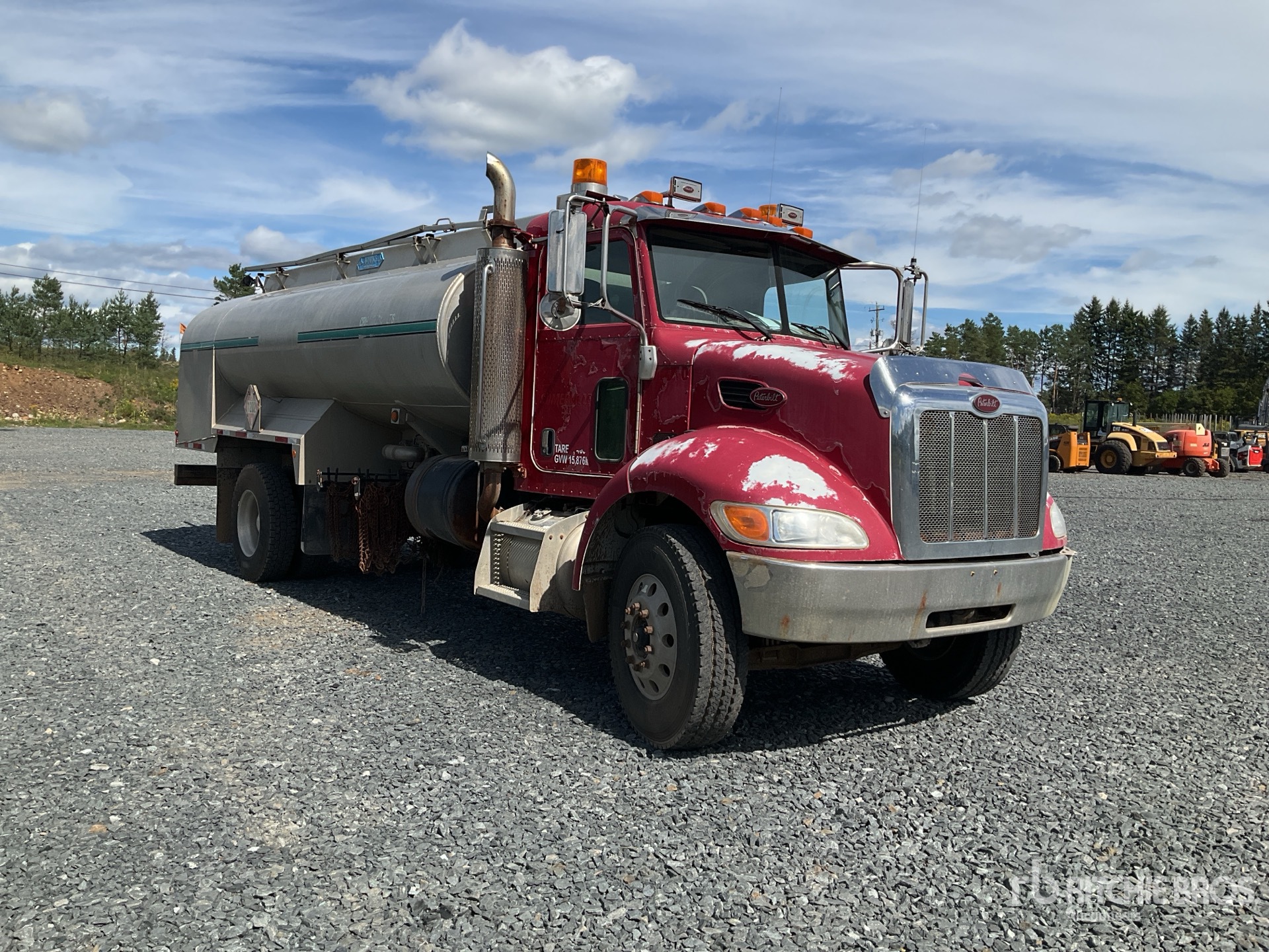 2007 Peterbilt 335
