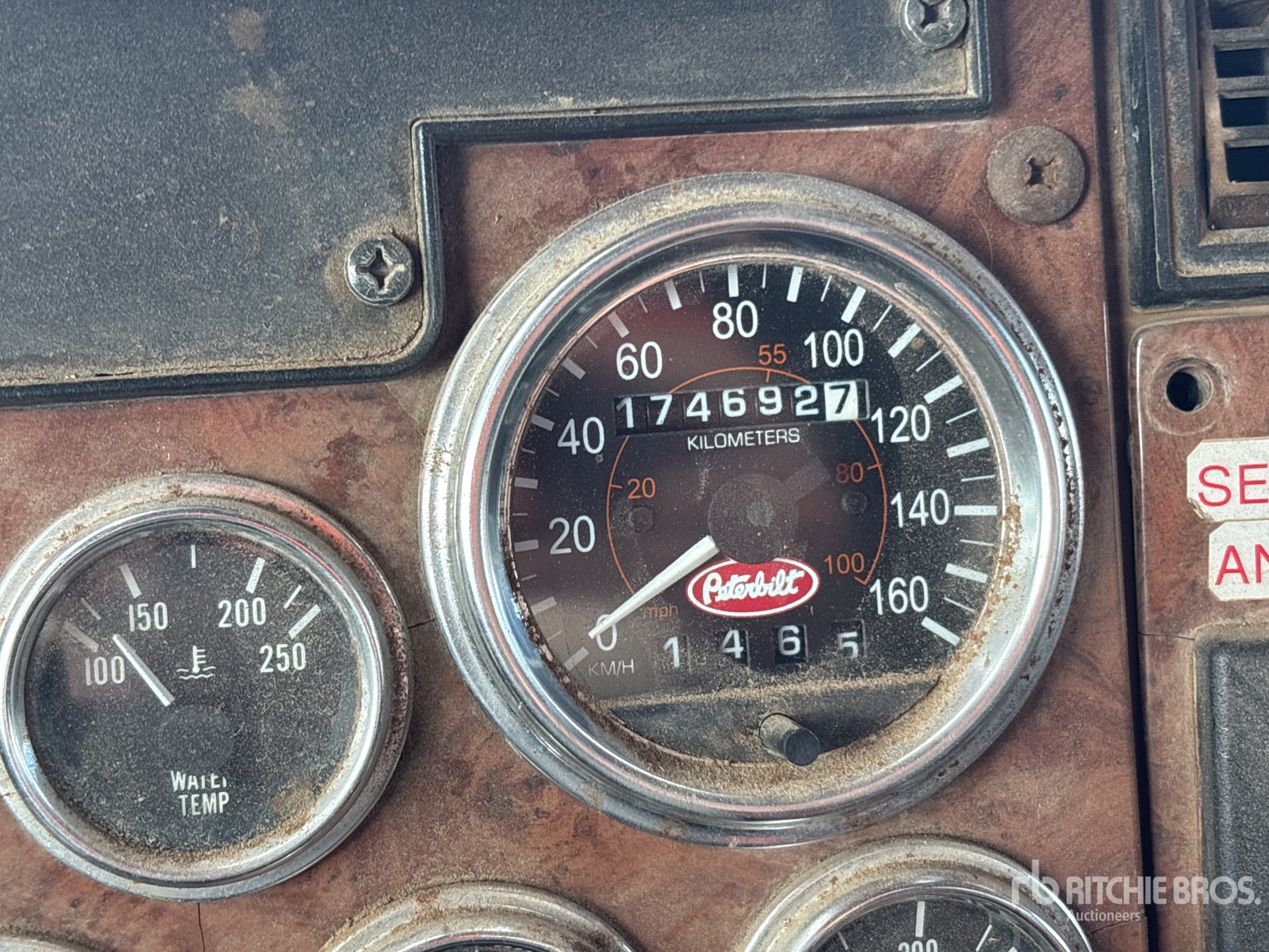 2007 Peterbilt 335
