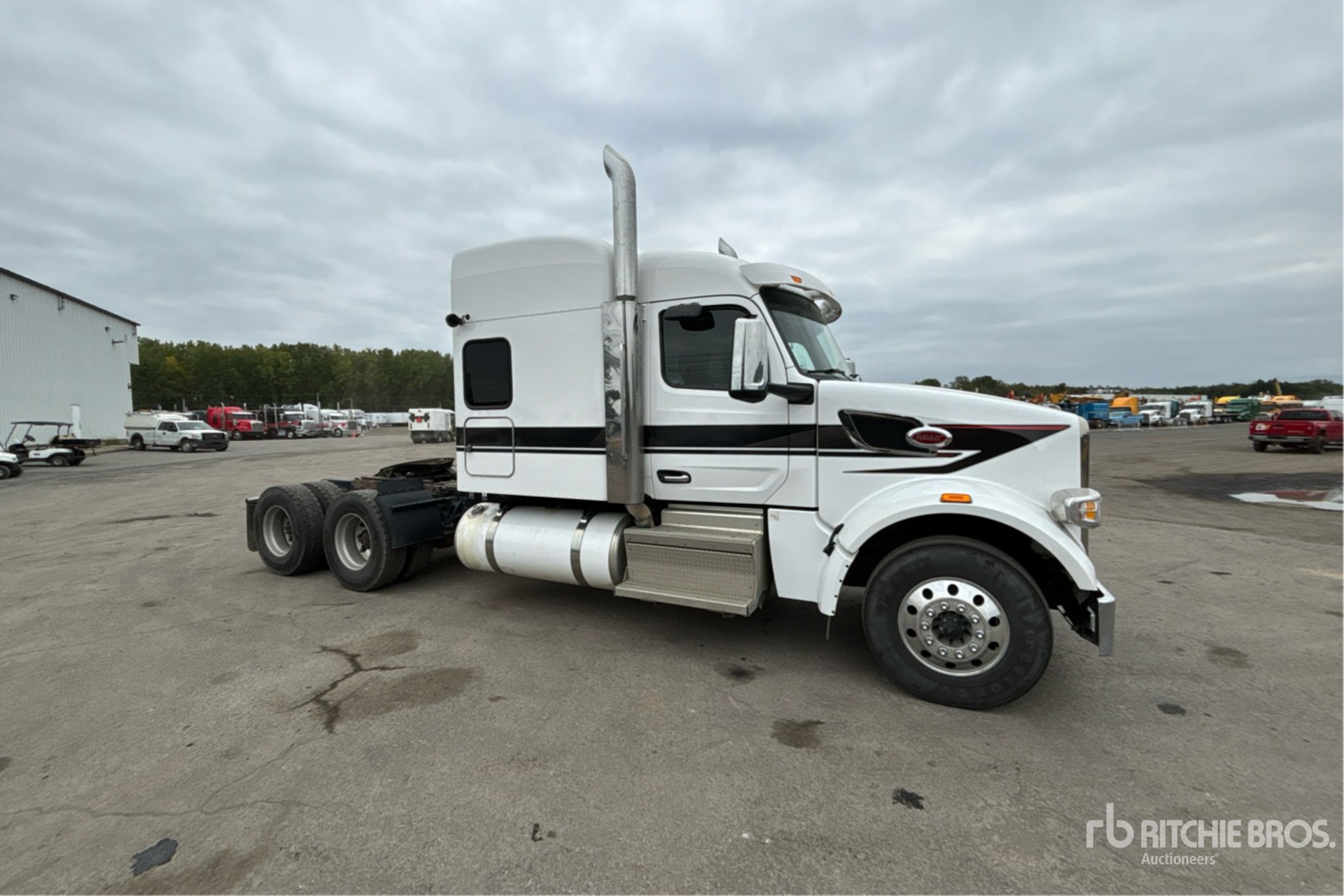 2023 Peterbilt 567