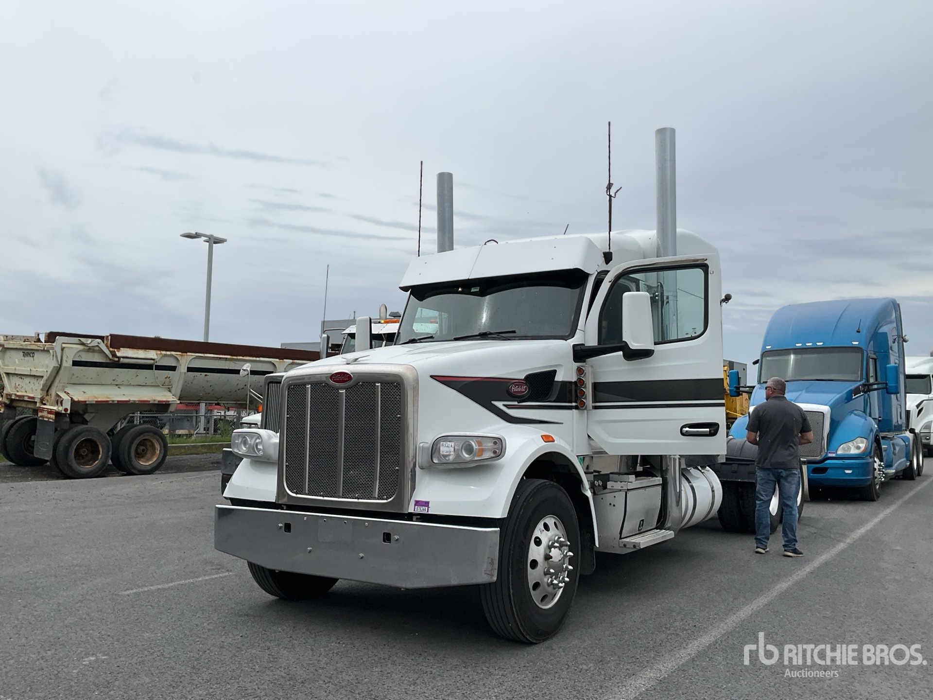 2023 Peterbilt 567