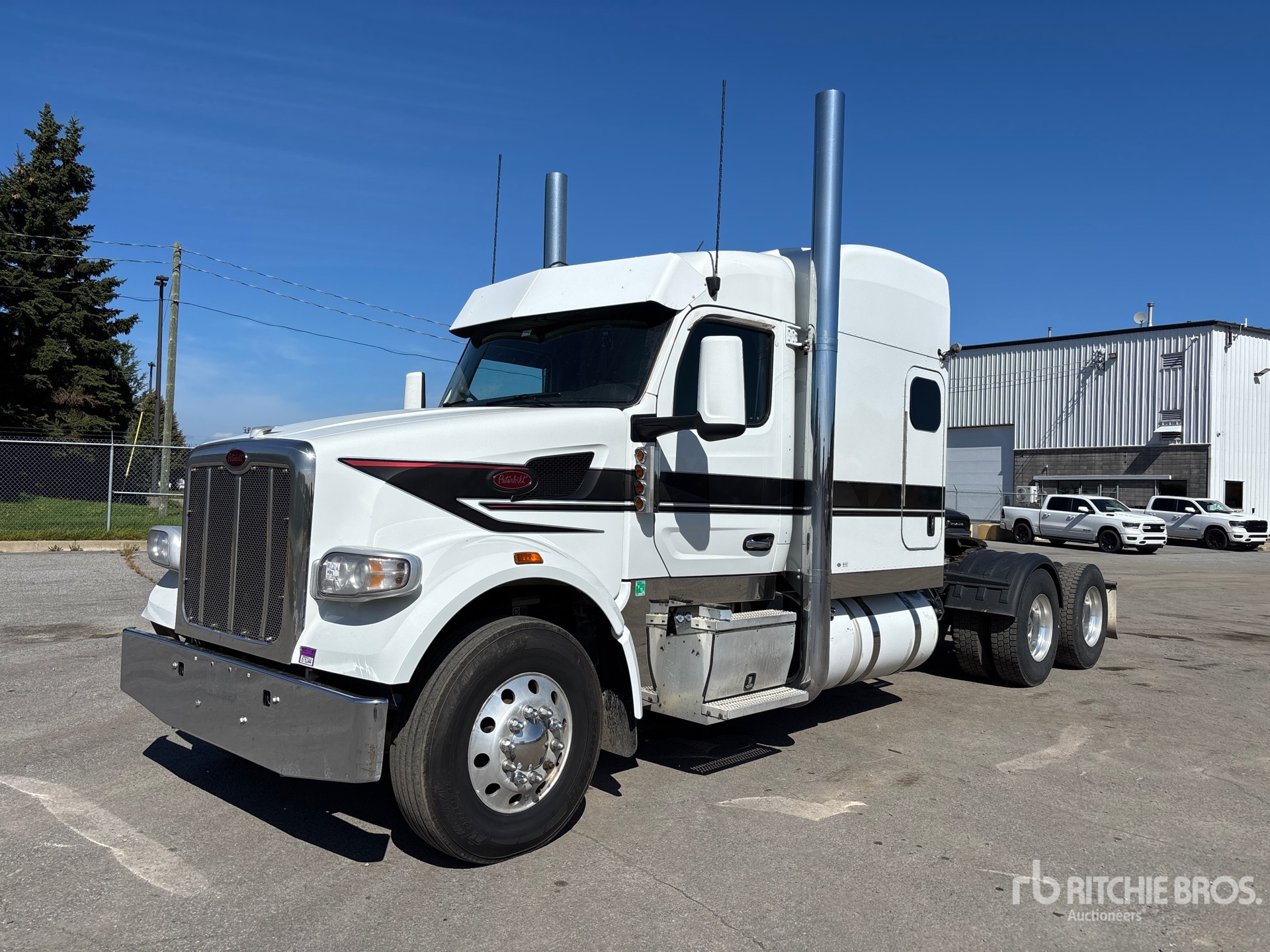2023 Peterbilt 567