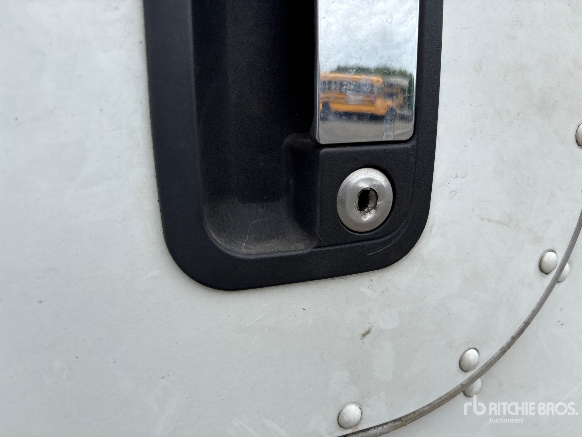 2023 Peterbilt 567