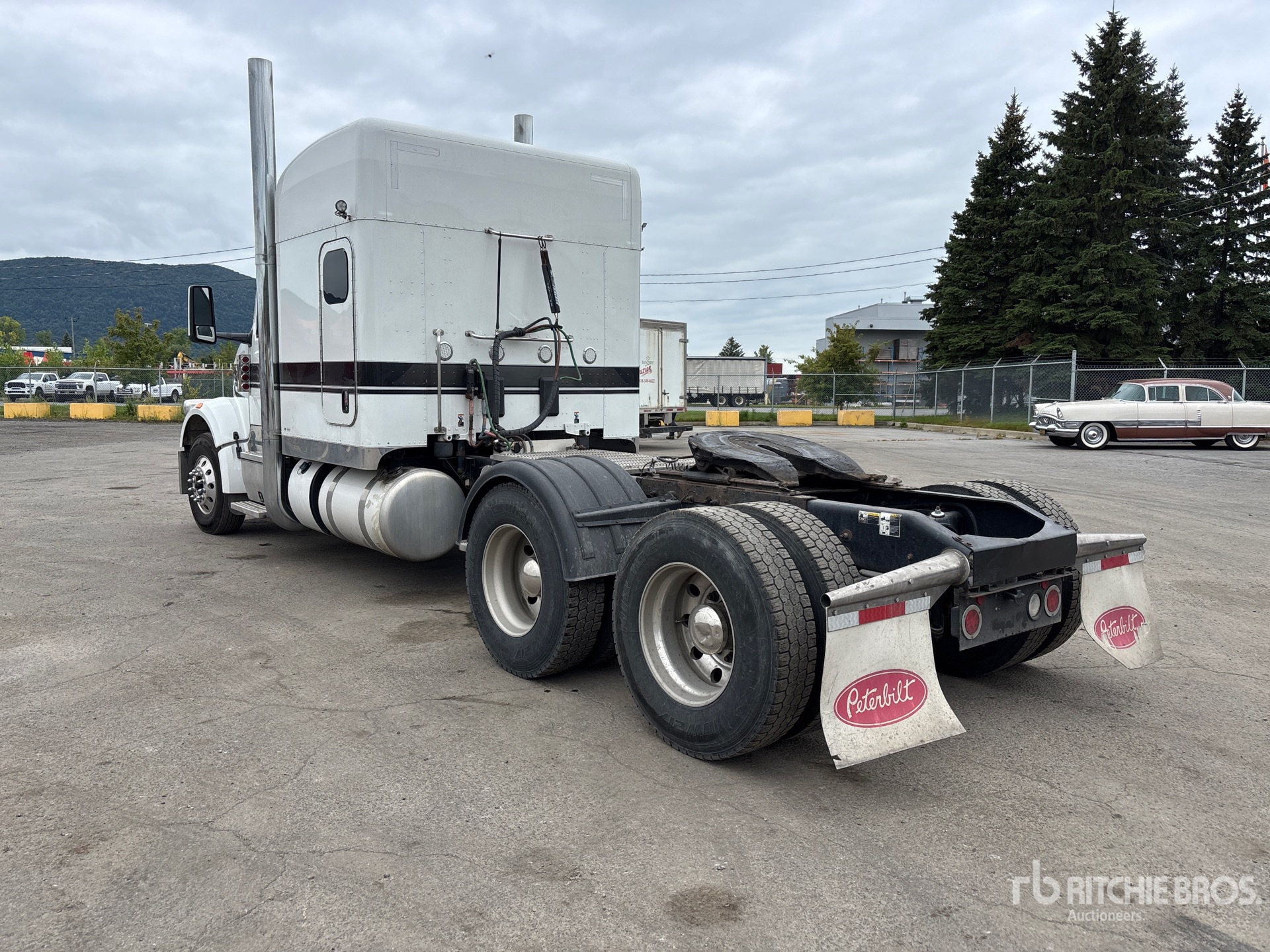 2023 Peterbilt 567