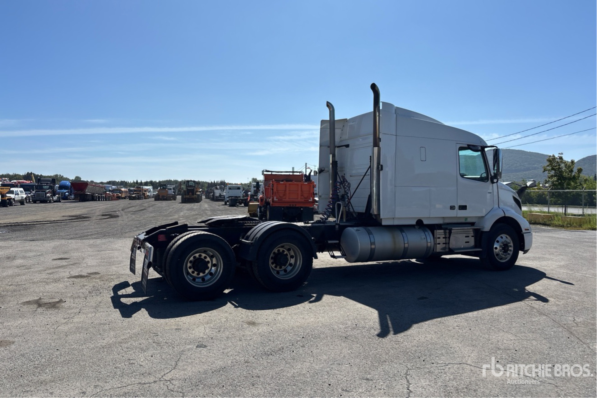 2020 Volvo VNR