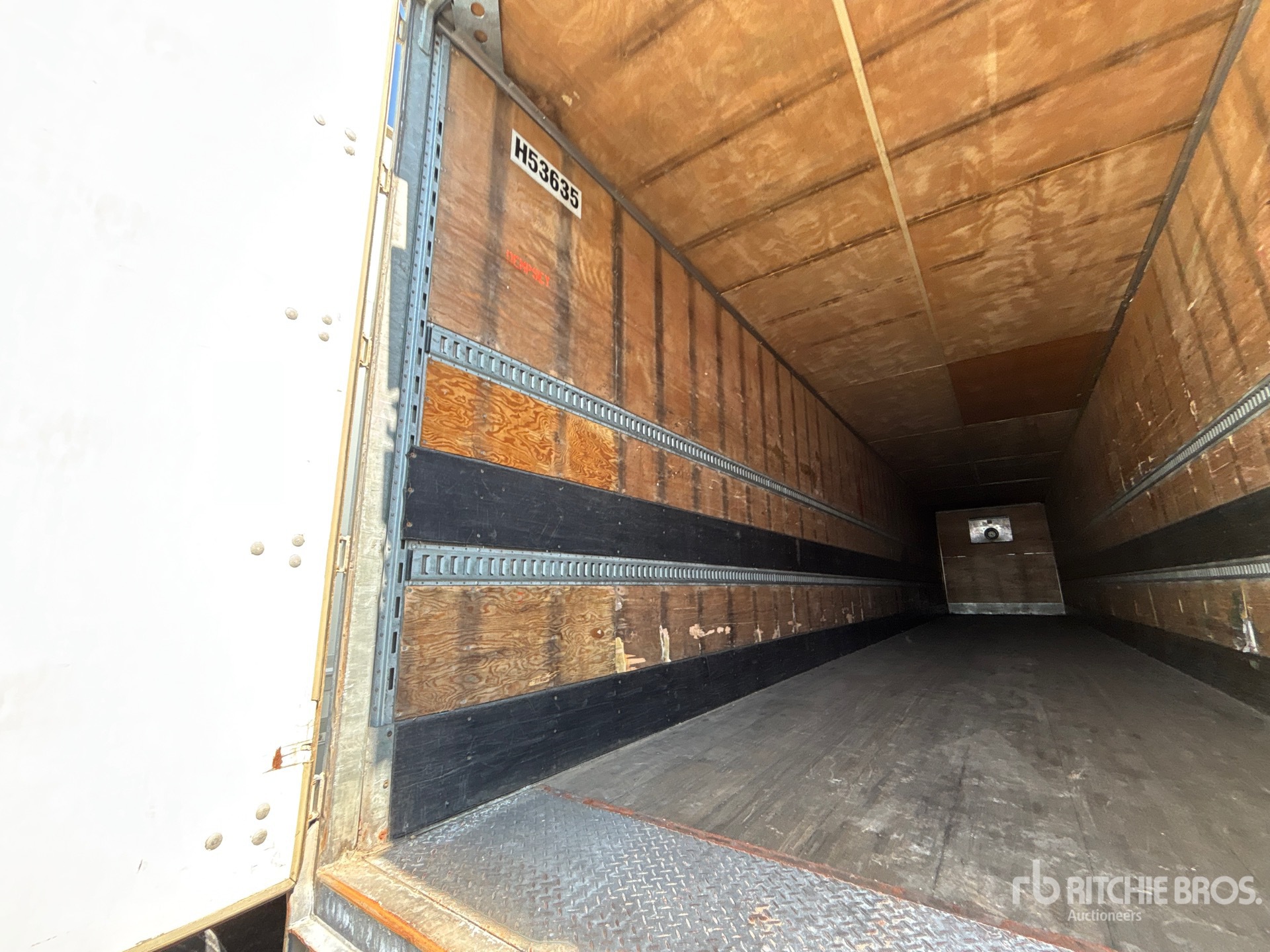 2014 Vanguard 53 FT X 102 IN TRI/A HEATED