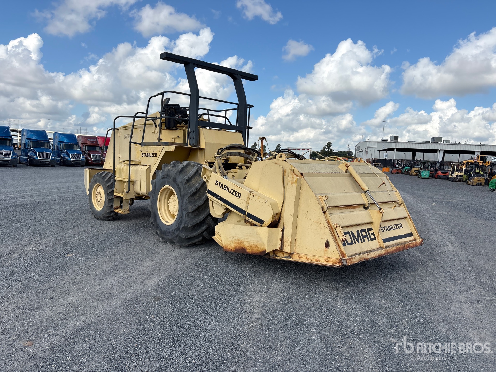 2003 Bomag MPH364S