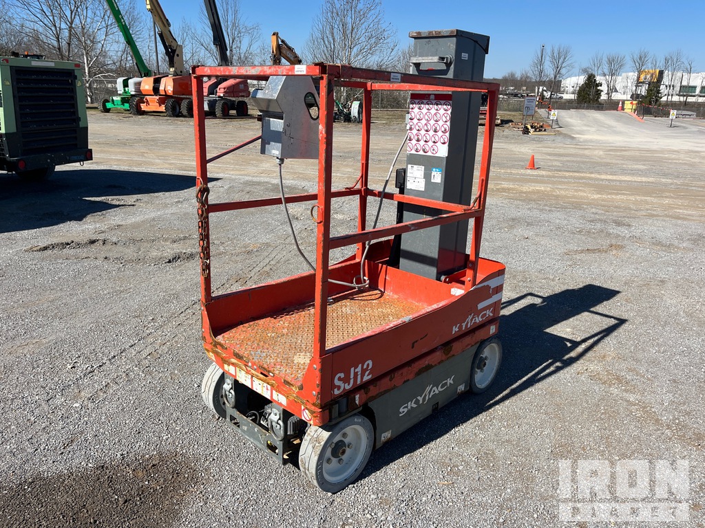 General Appearance - Scissor Lift* with Imagen: esquina delantera izquierda