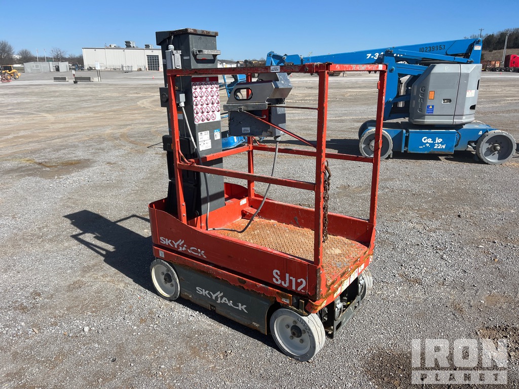 General Appearance - Scissor Lift* with Imagen: esquina delantera derecha