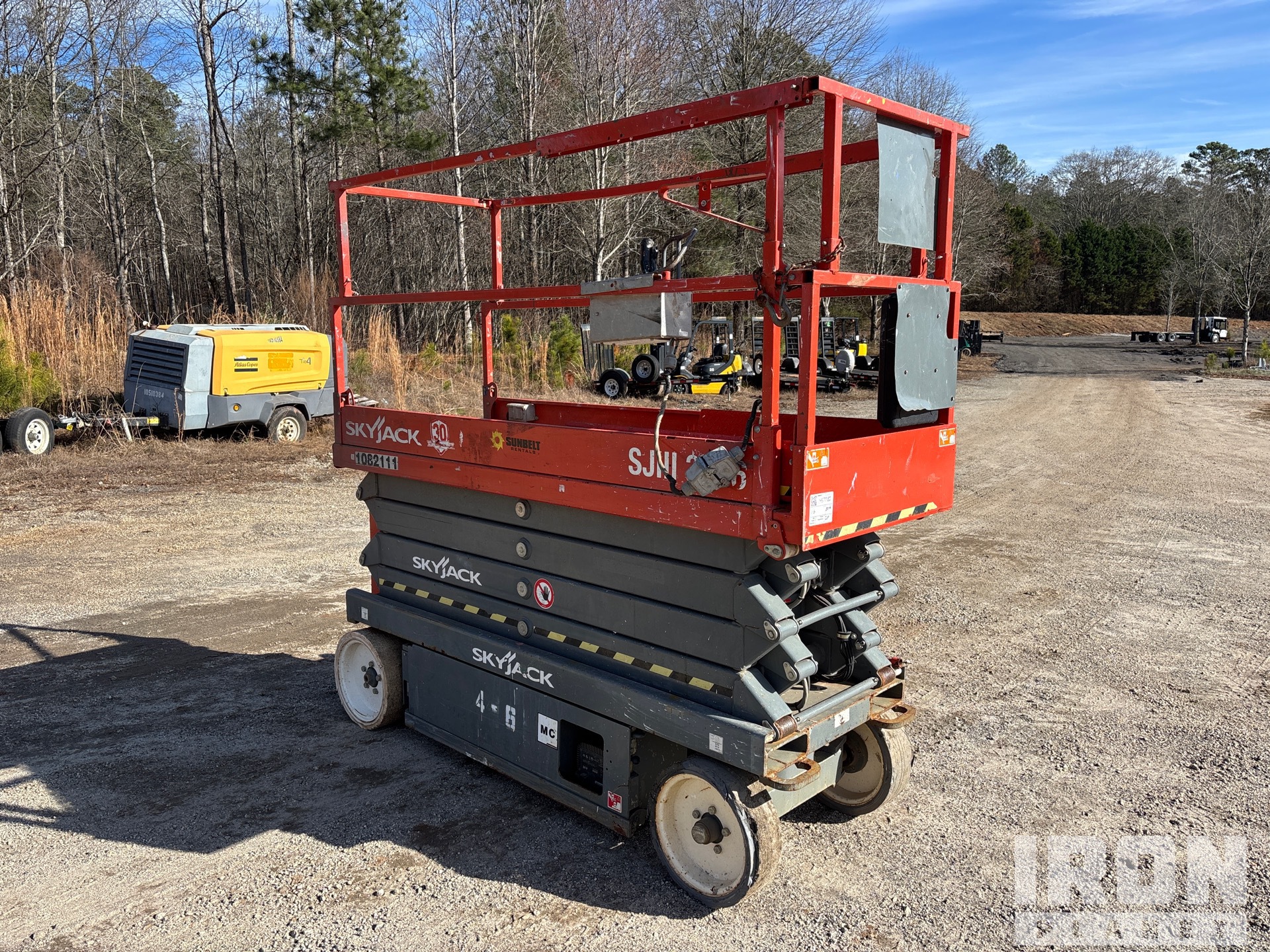General Appearance - Scissor Lift* with Bild, Ecke vorne rechts