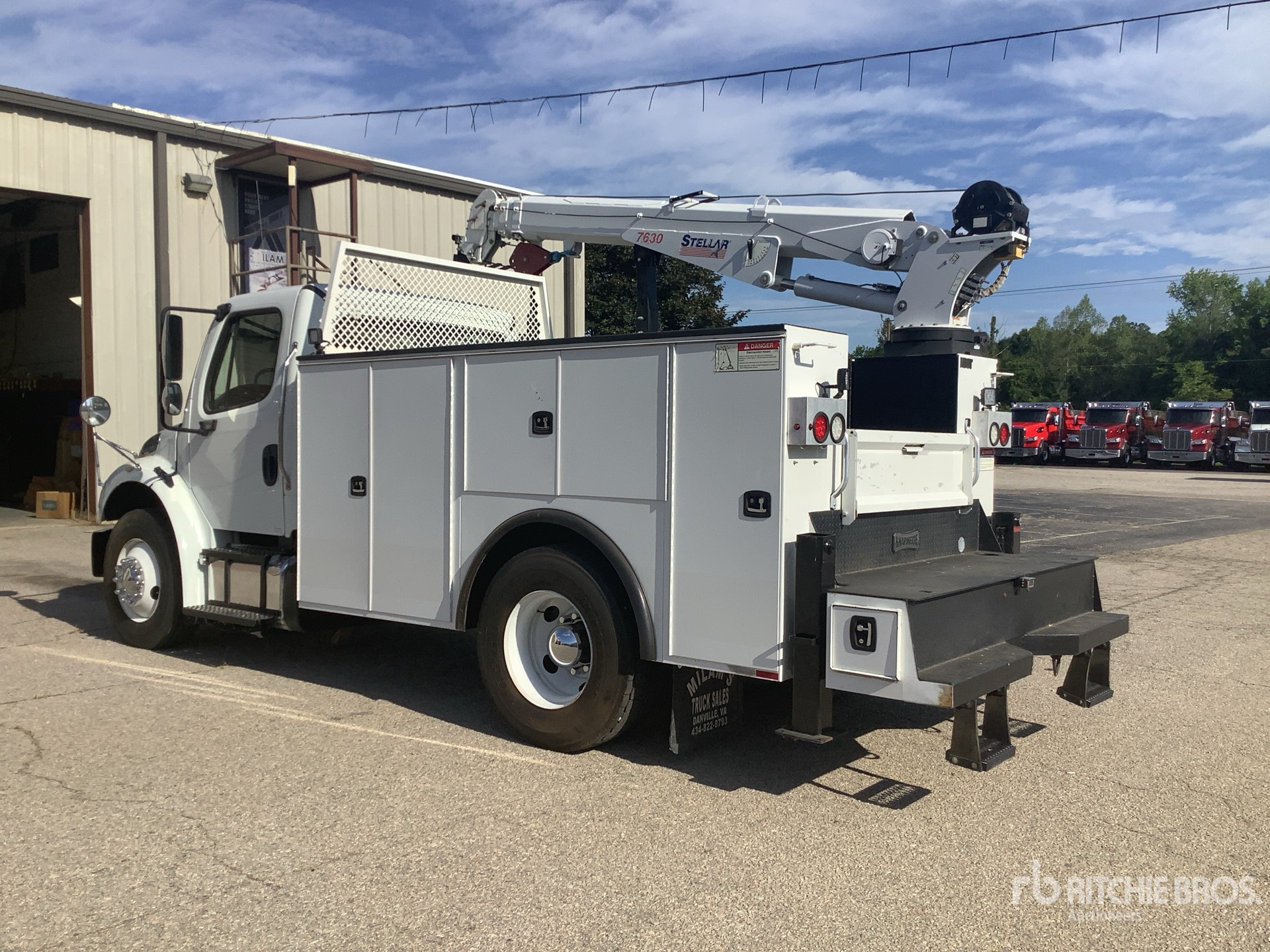 2018 Freightliner M2 106