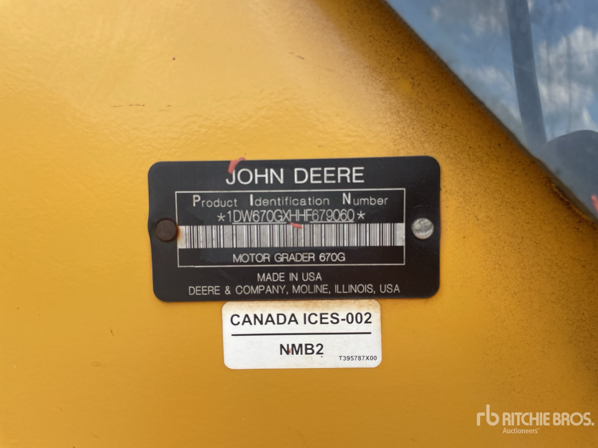 2017 John Deere 670G