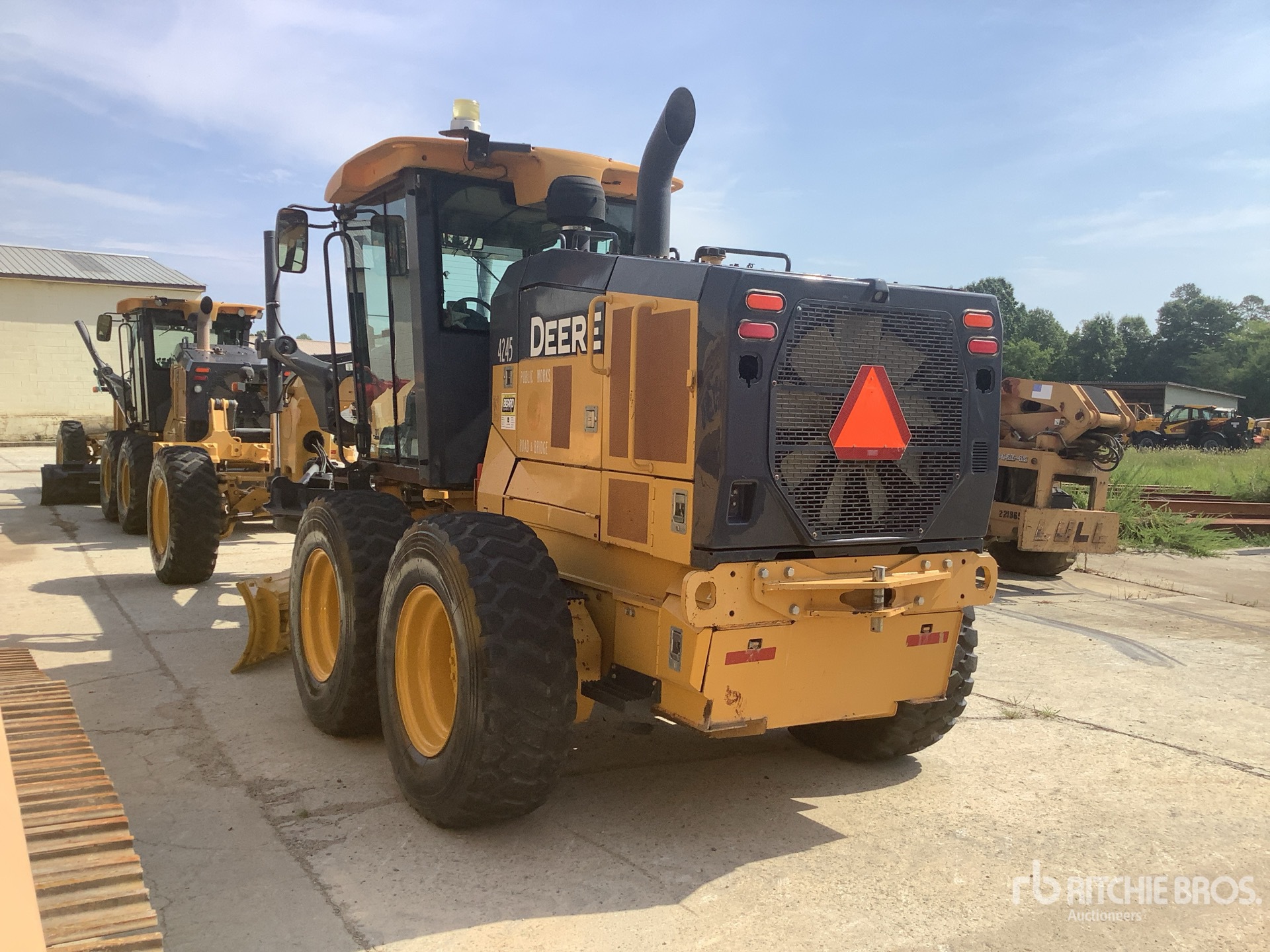 2017 John Deere 670G