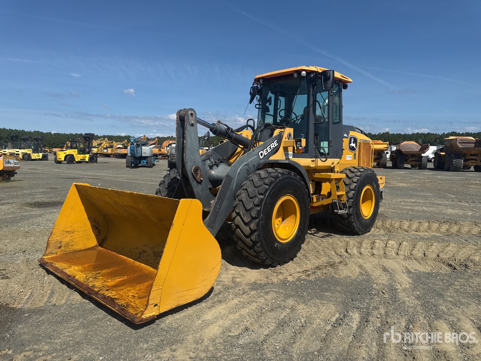 2019 John Deere 544L
