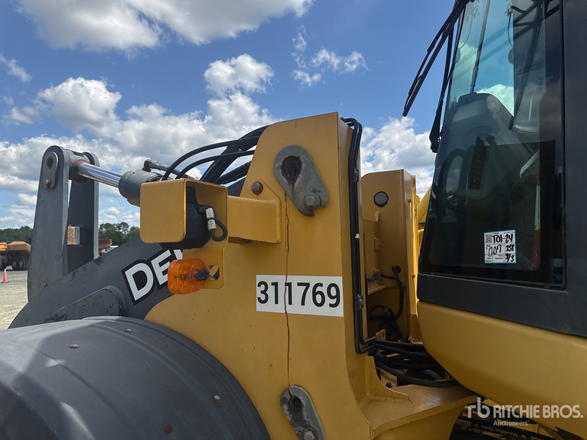 2019 John Deere 544L