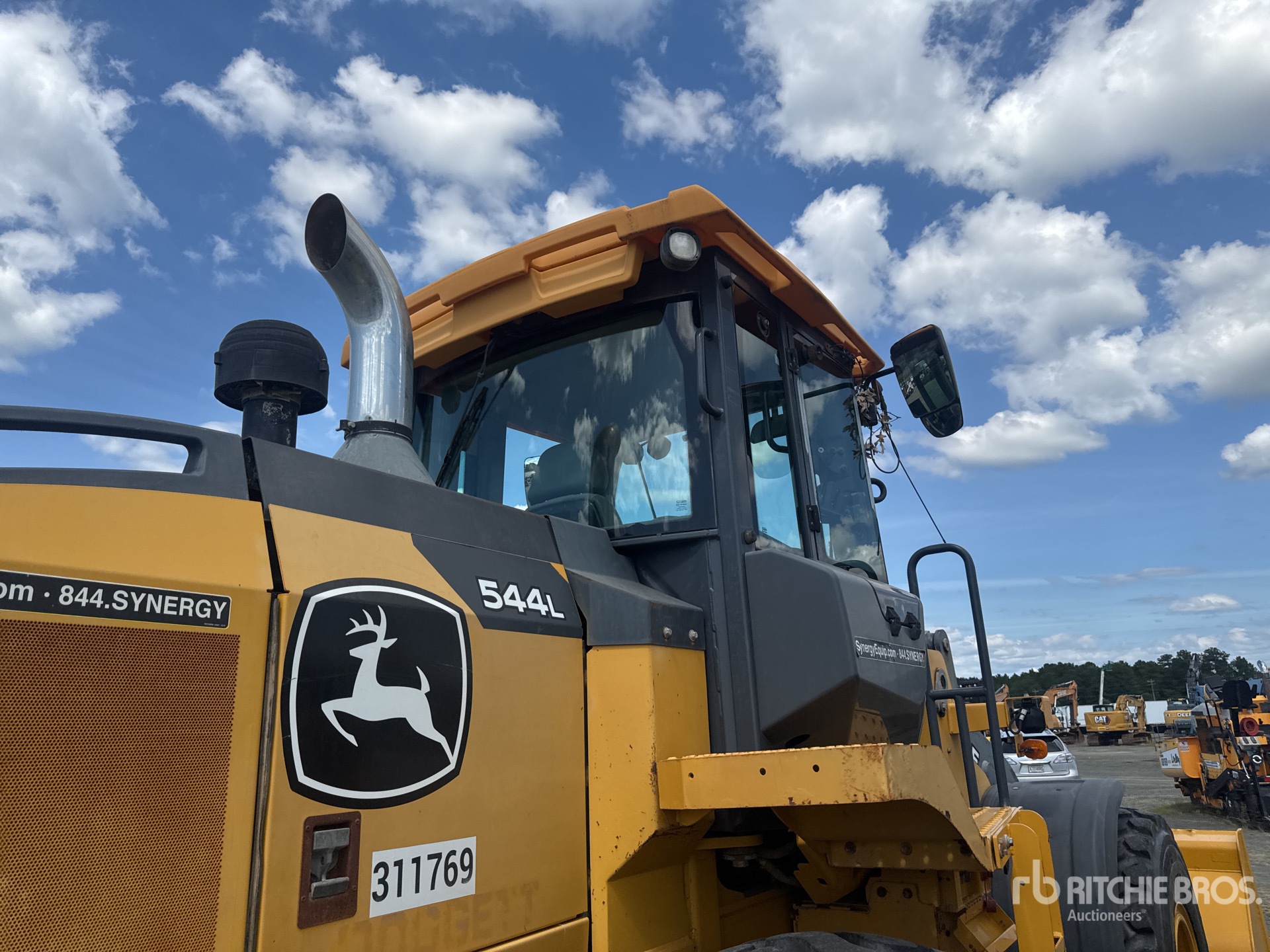 2019 John Deere 544L