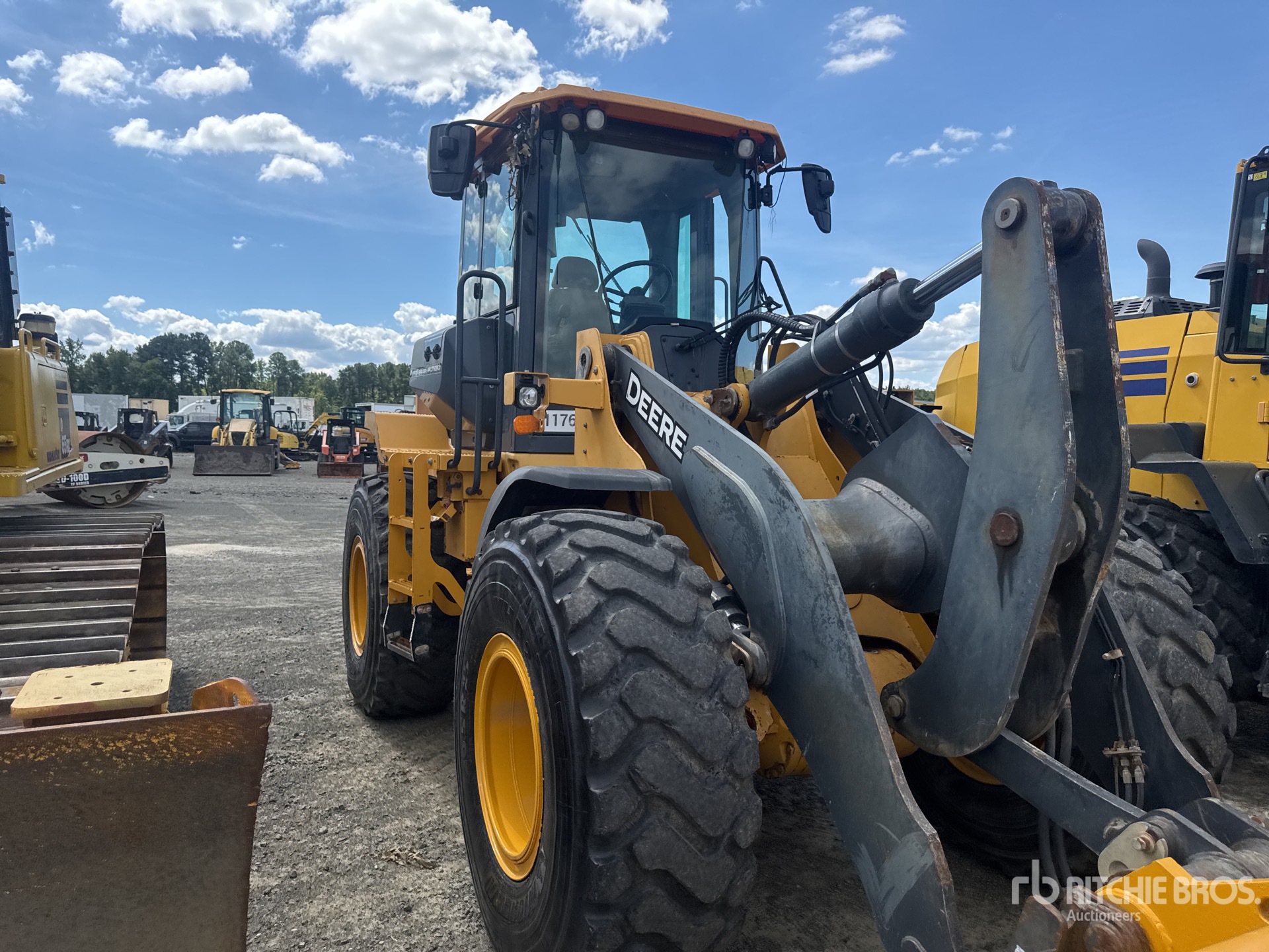 2019 John Deere 544L
