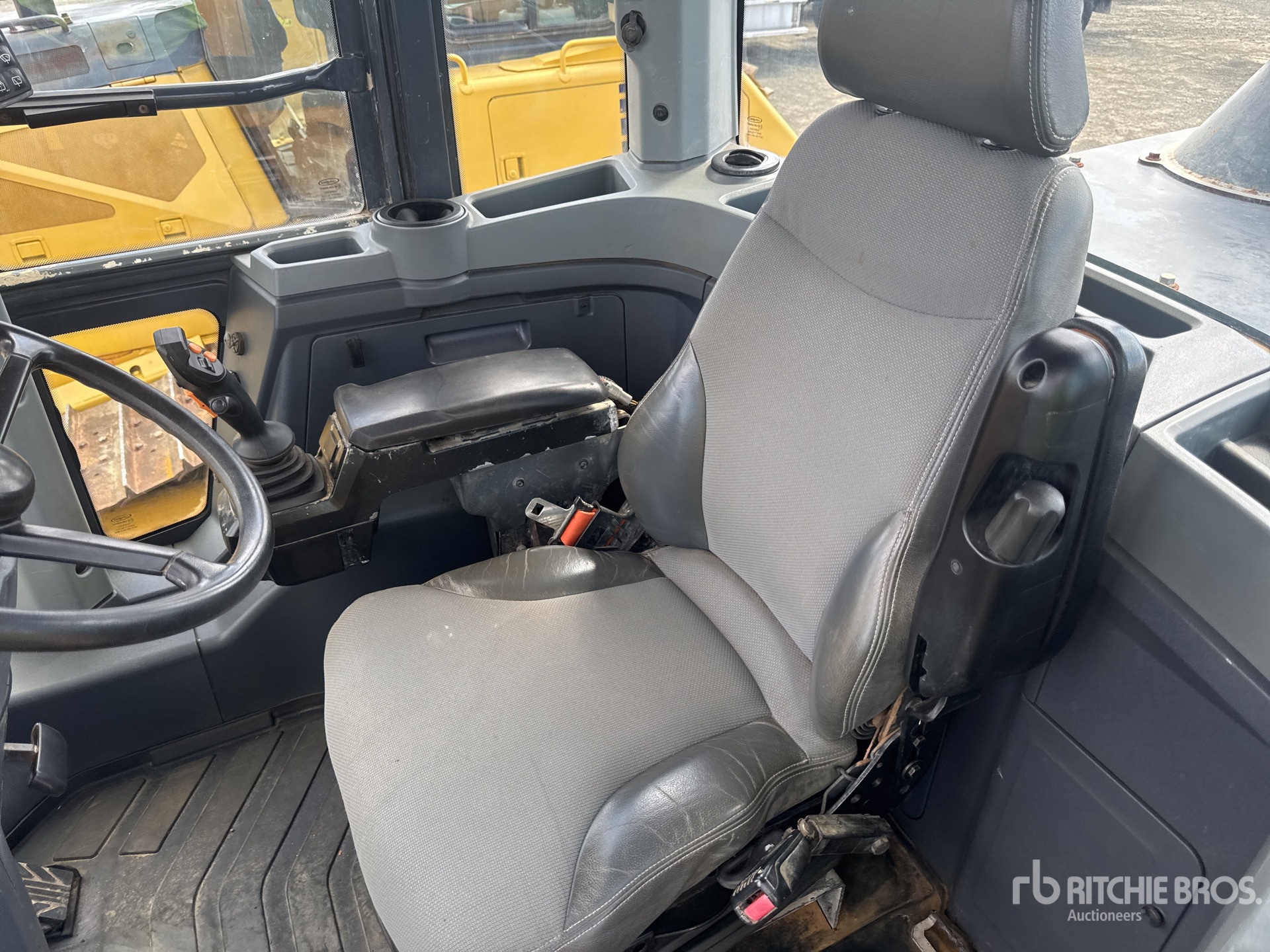 2019 John Deere 544L