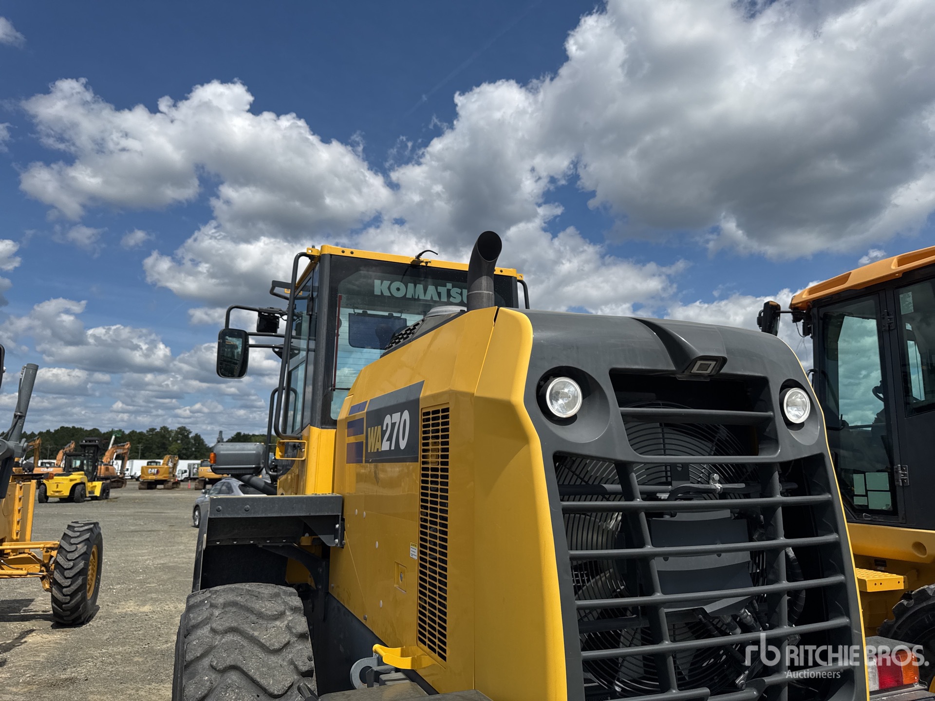2023 Komatsu WA270-8