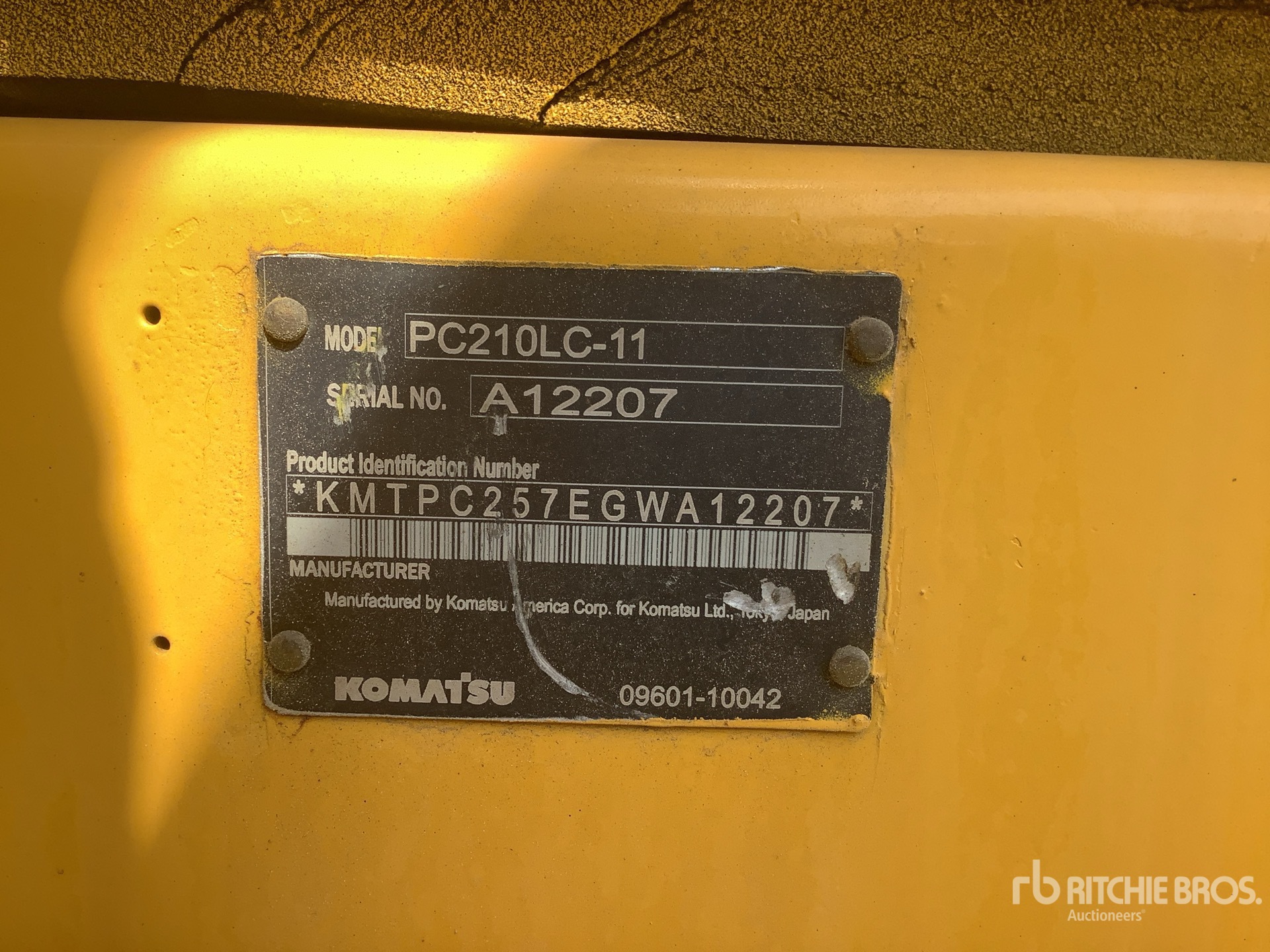 2017 Komatsu PC210LC-11