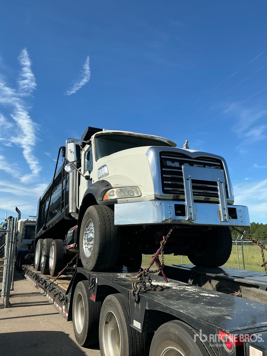 2013 Mack GU813 GRANITE