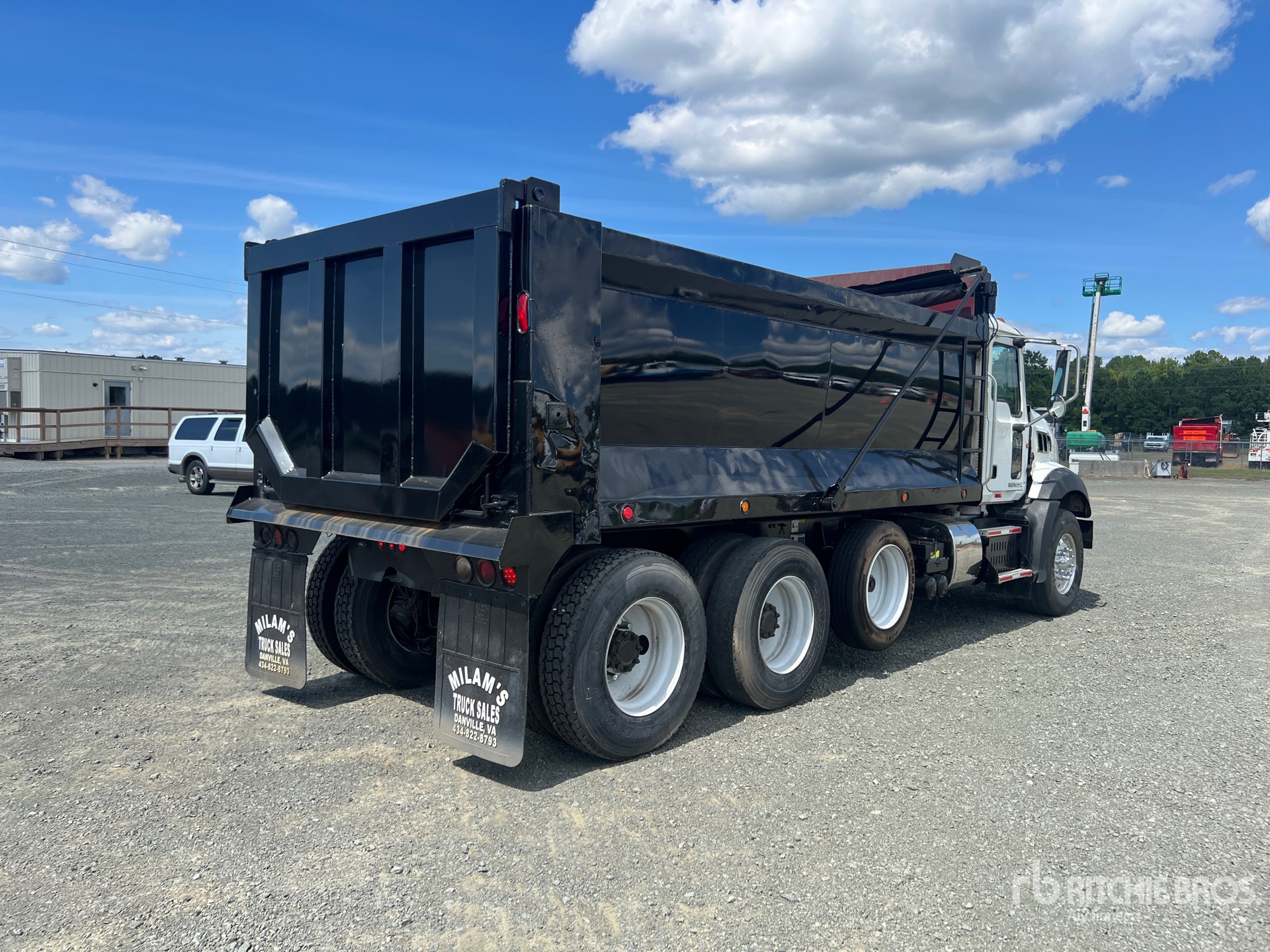 2013 Mack GU813 GRANITE