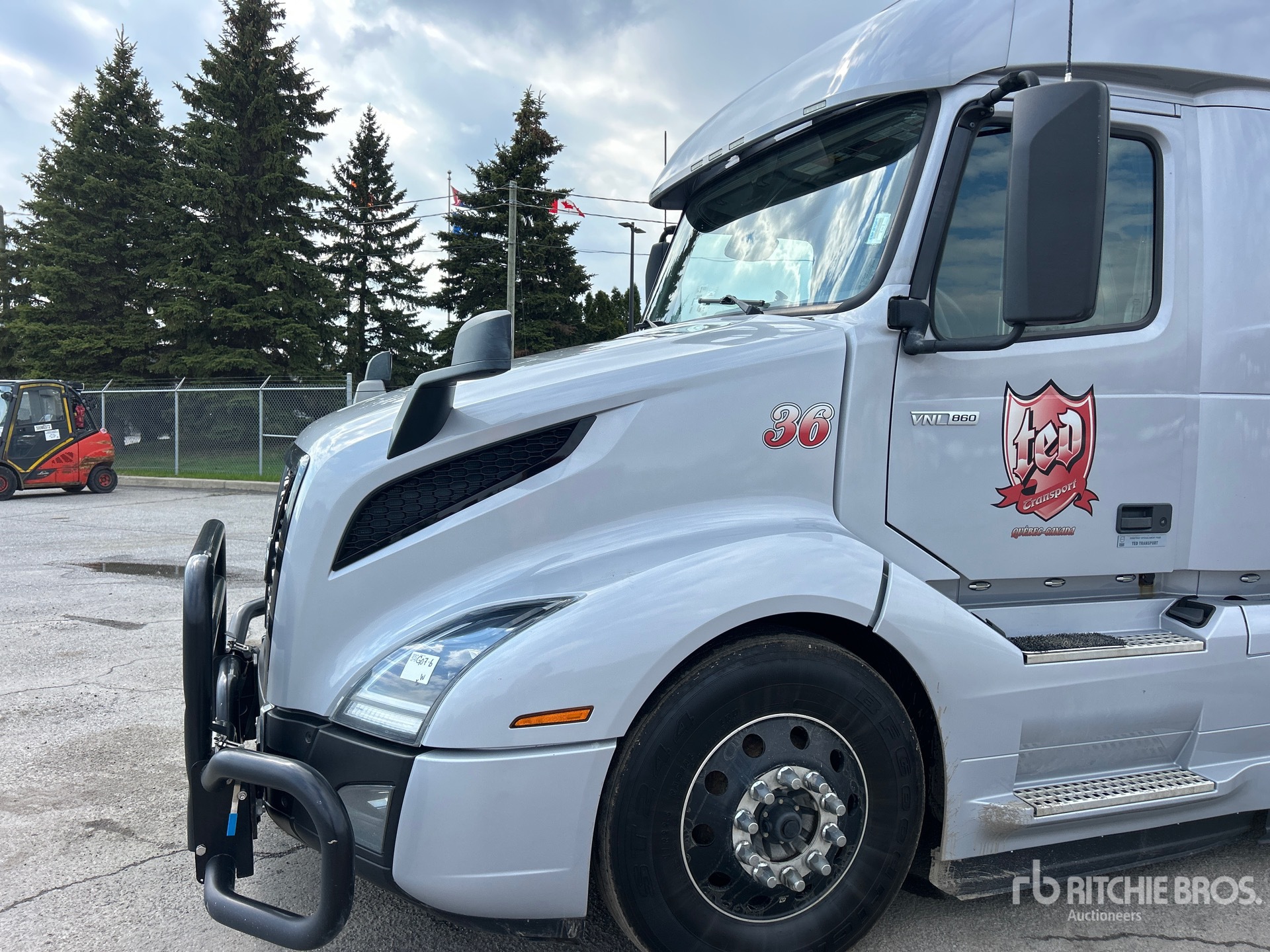 2023 Volvo VNL860