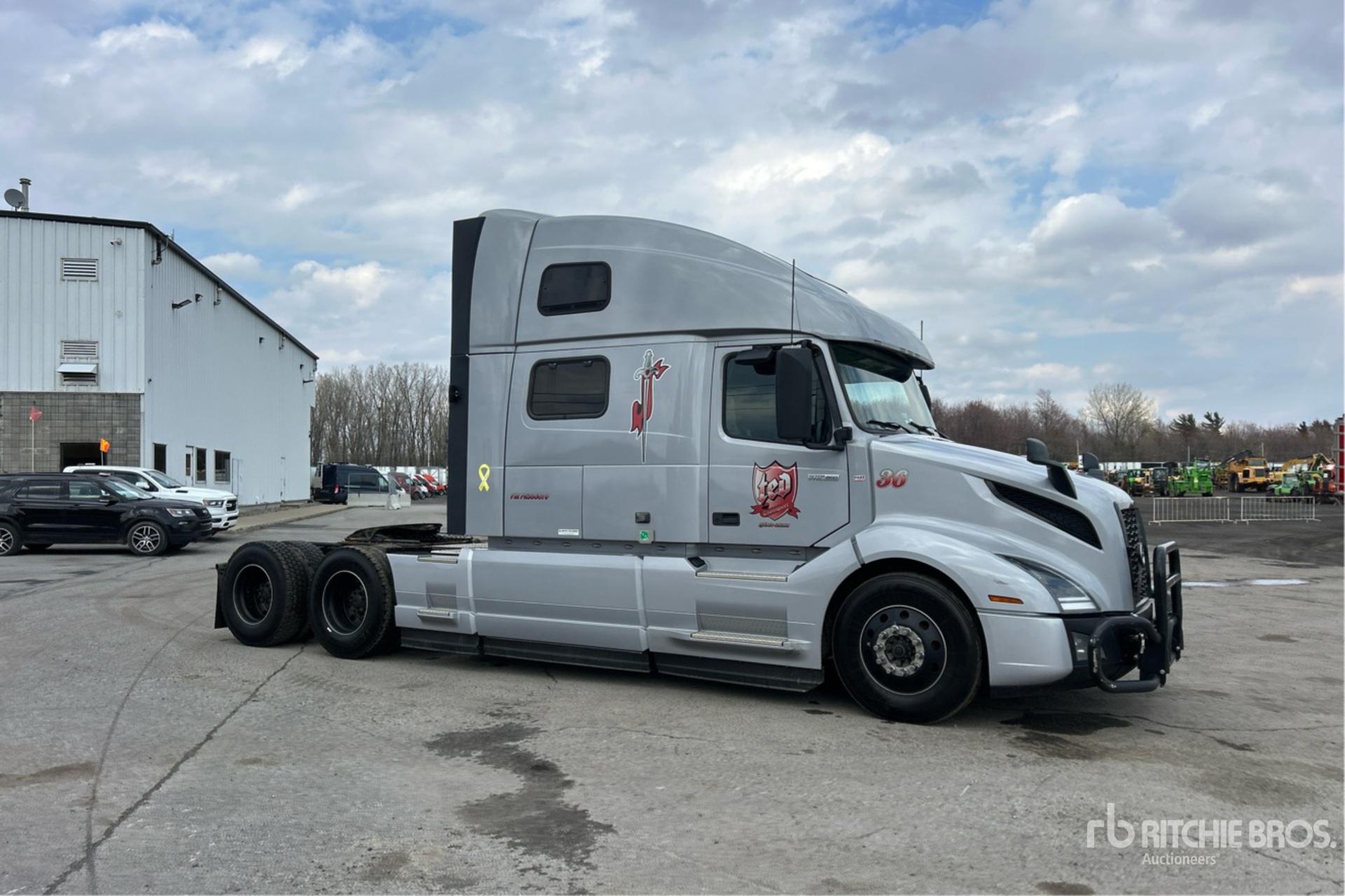 2023 Volvo VNL860