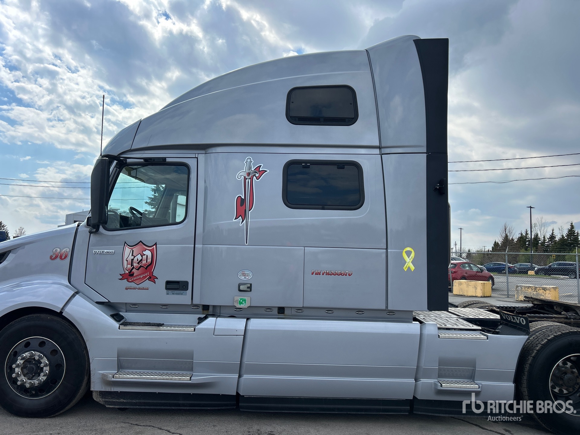 2023 Volvo VNL860
